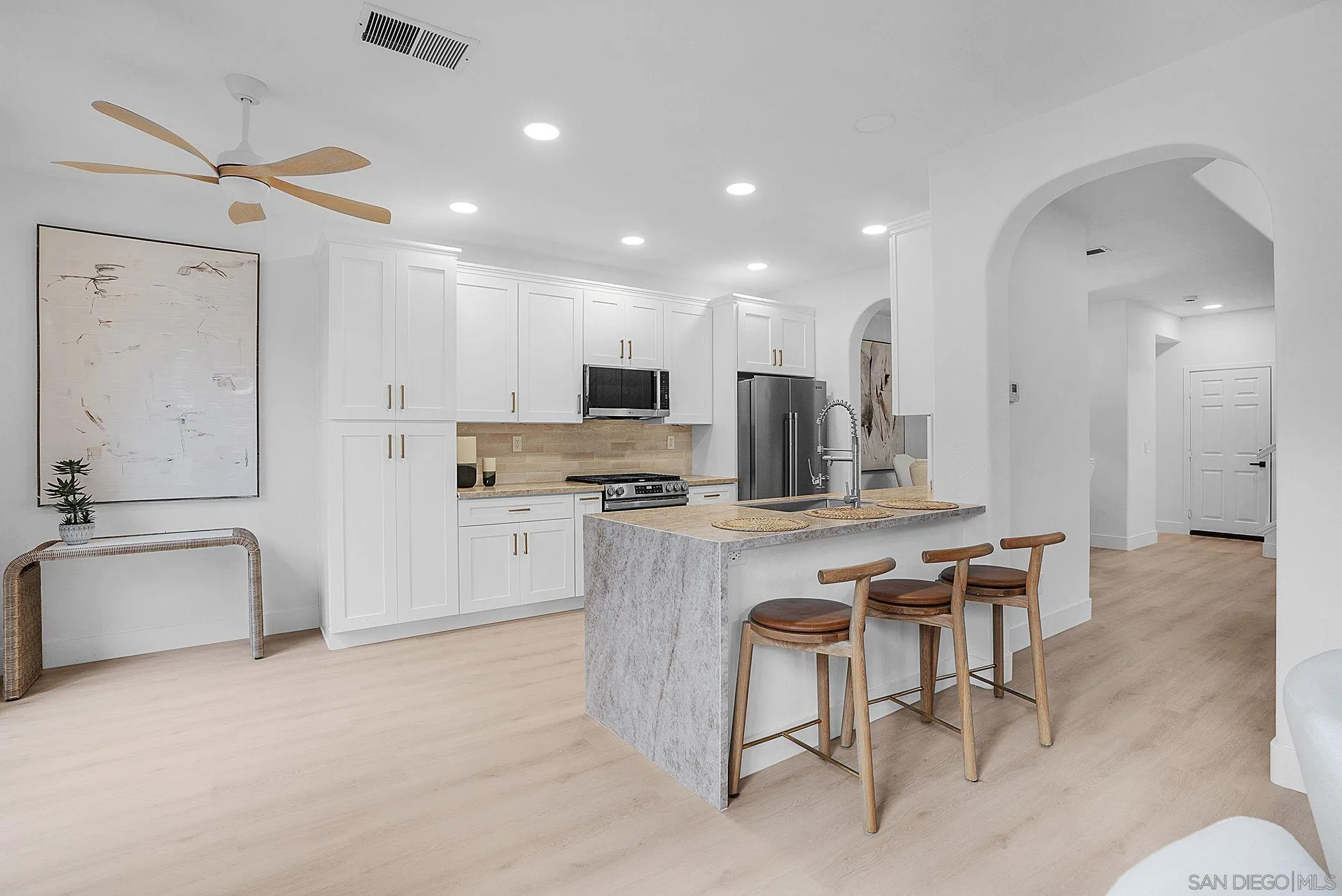 Photo #4: 260008407 Listing: Photo #4