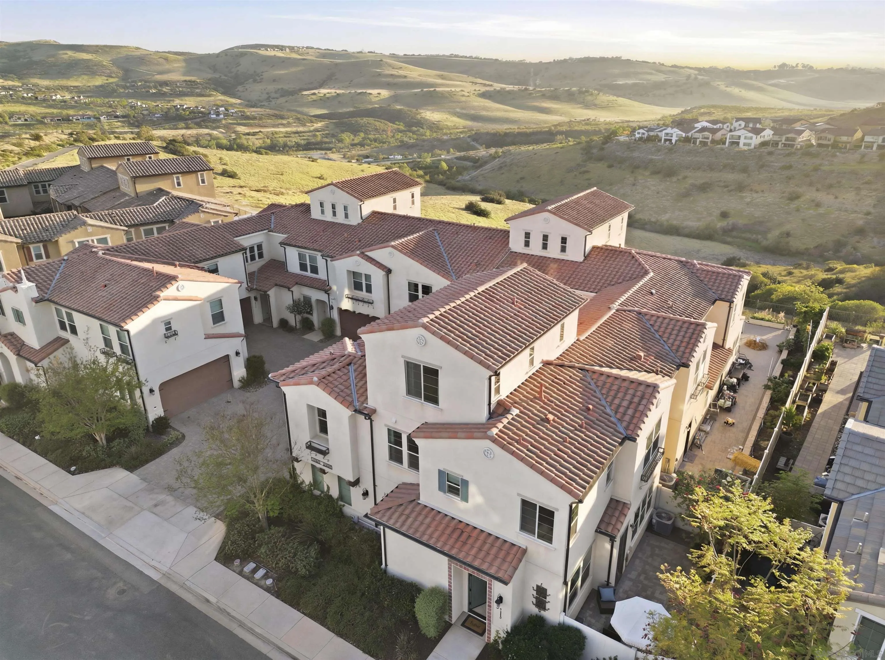 Photo #4: 260008408 Listing: Photo #4