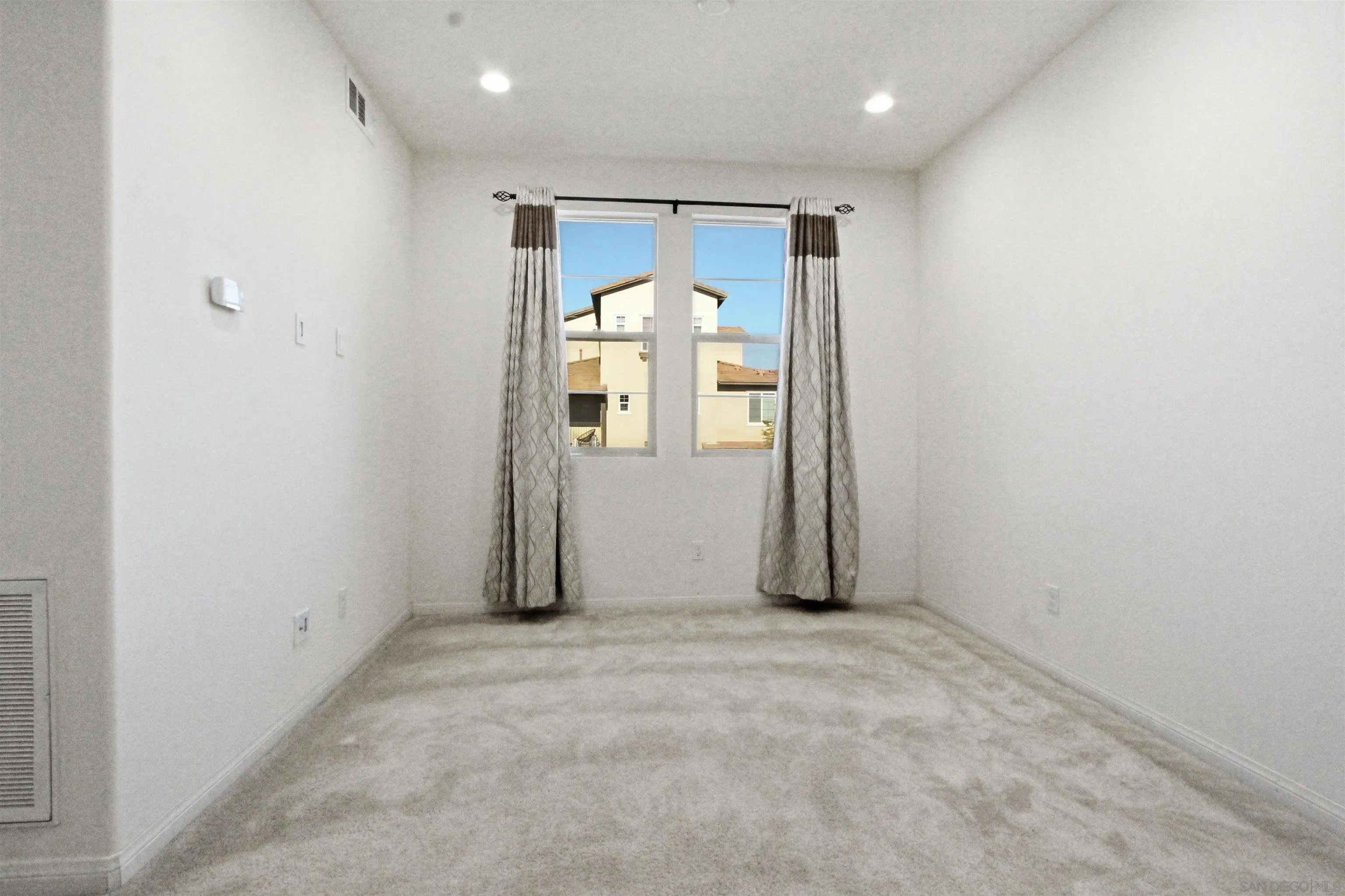 Photo #34: 260008408 Listing: Photo #34