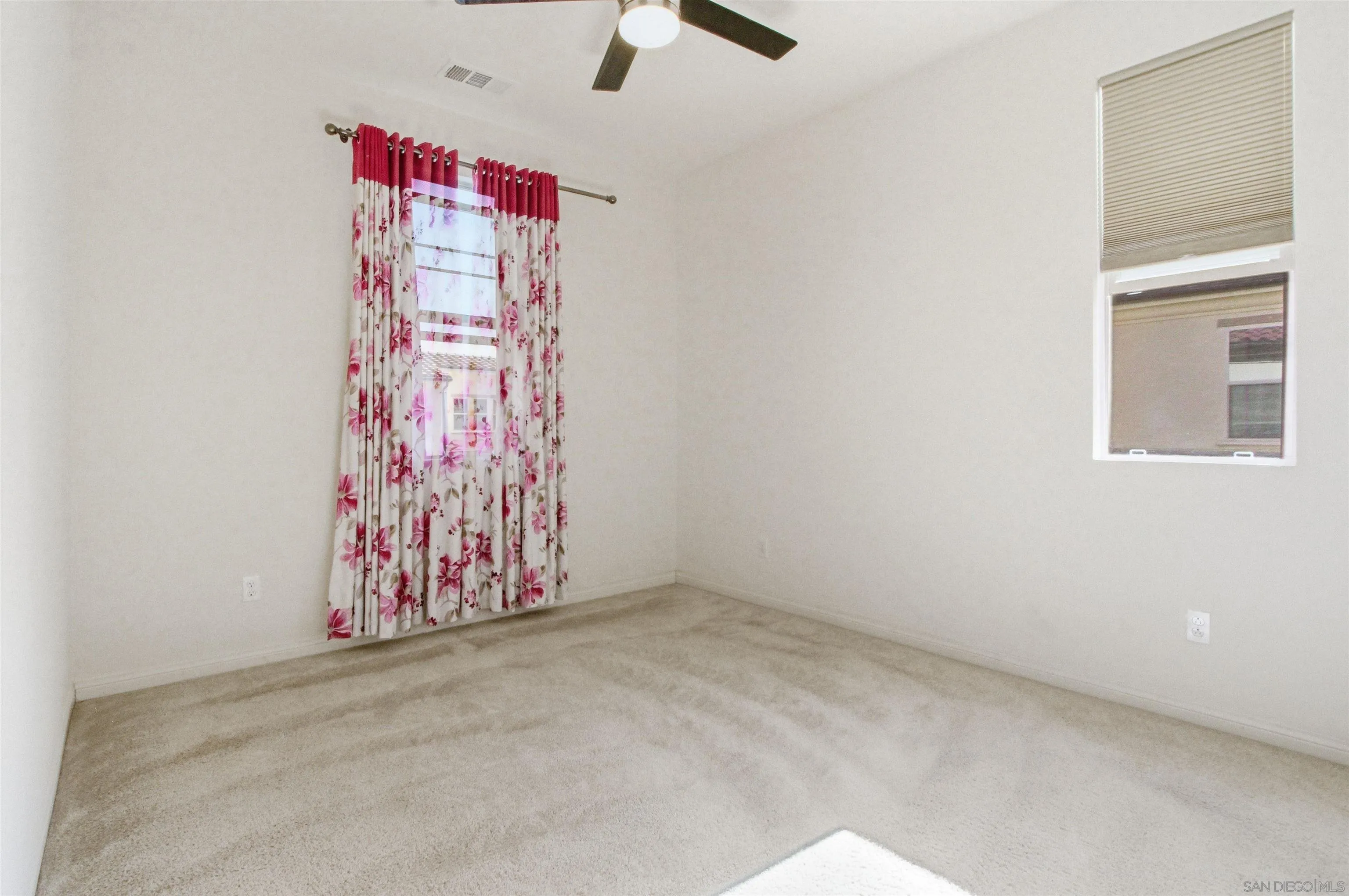 Photo #35: 260008408 Listing: Photo #35