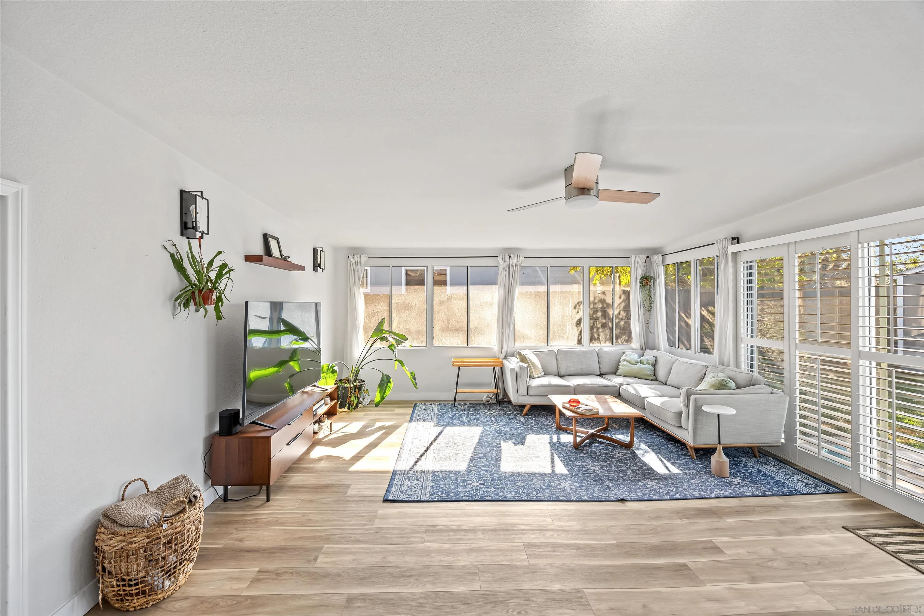 https://cdn.realtyfeed.com/cdn/127/260008410/29f8db109112b44338aef154c5b1f69d.webp