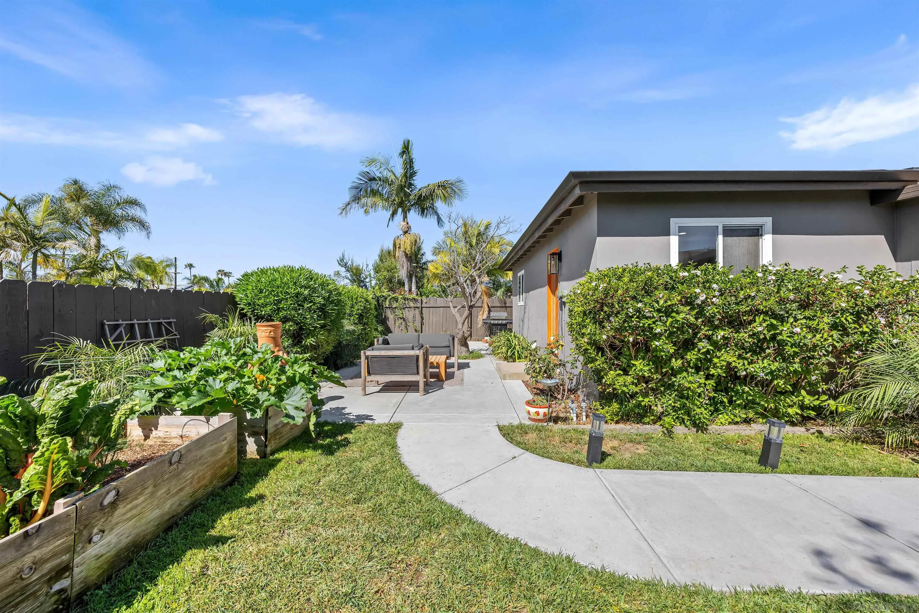 https://cdn.realtyfeed.com/cdn/127/260008410/4646307e7ec4cfc378aa844e0c263ab8.webp