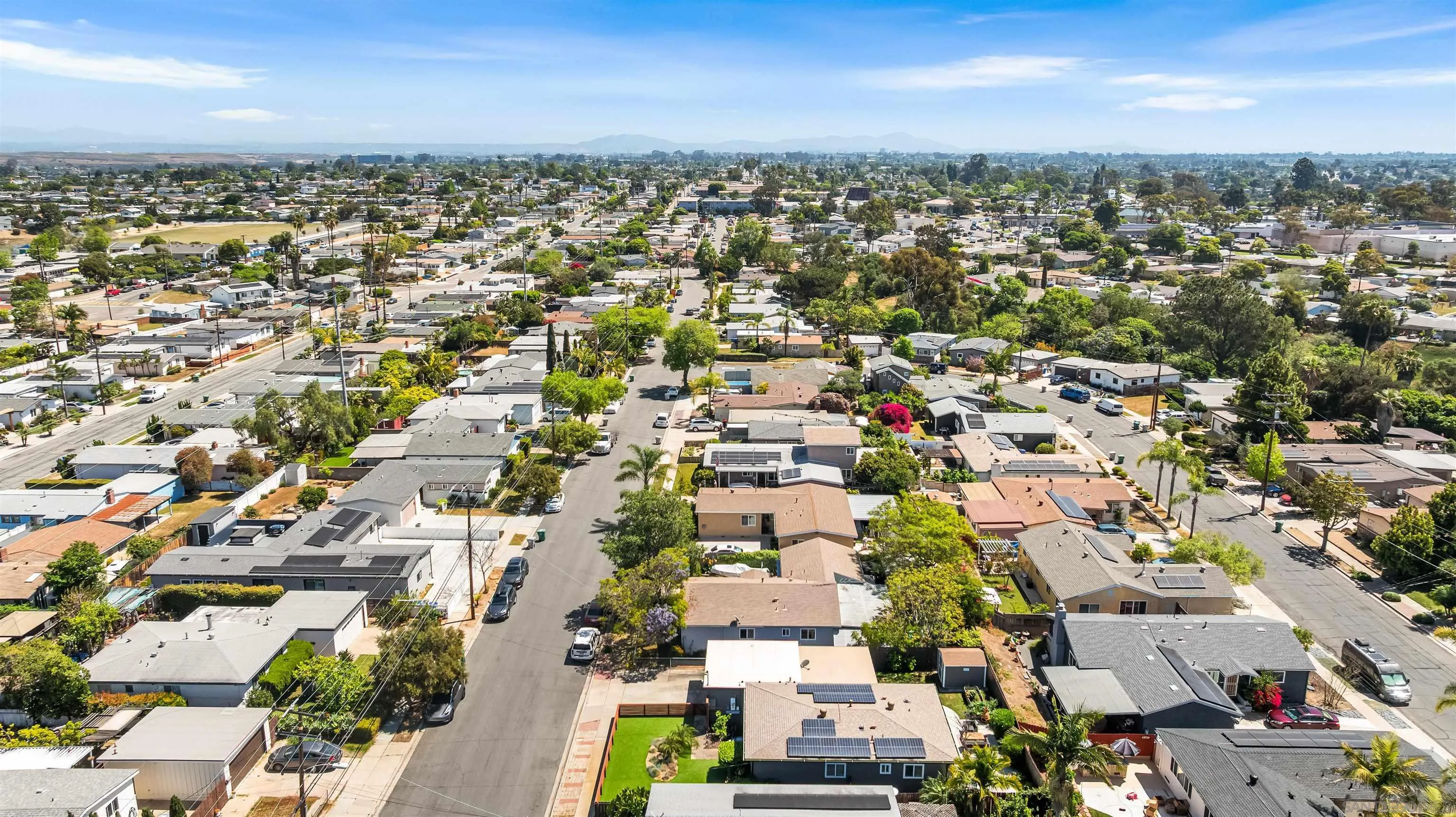 https://cdn.realtyfeed.com/cdn/127/260008410/d318a1c82fb58cb21bfcaf7ba3272927.webp
