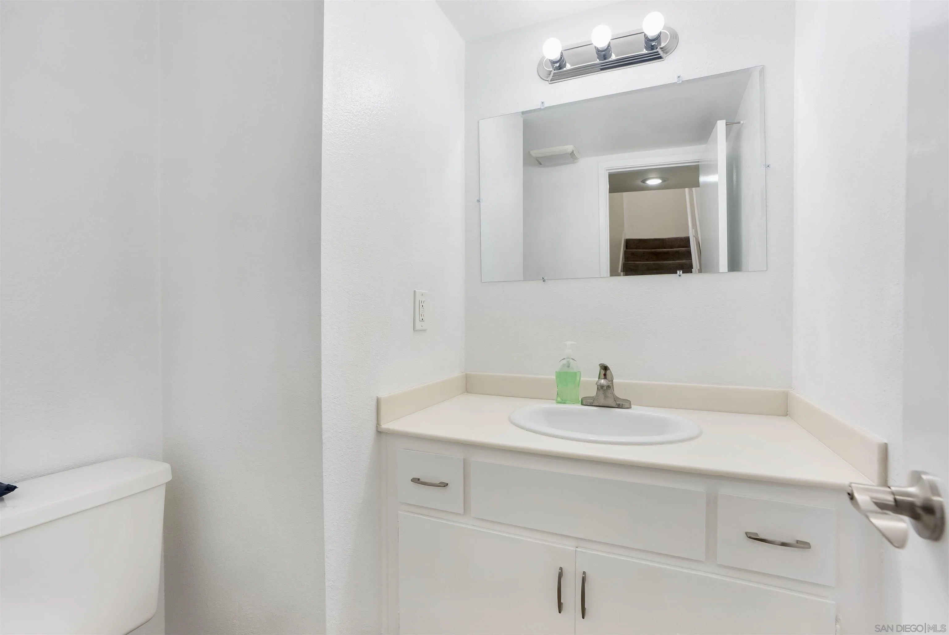 Photo #9: 260008411 Listing: Photo #9