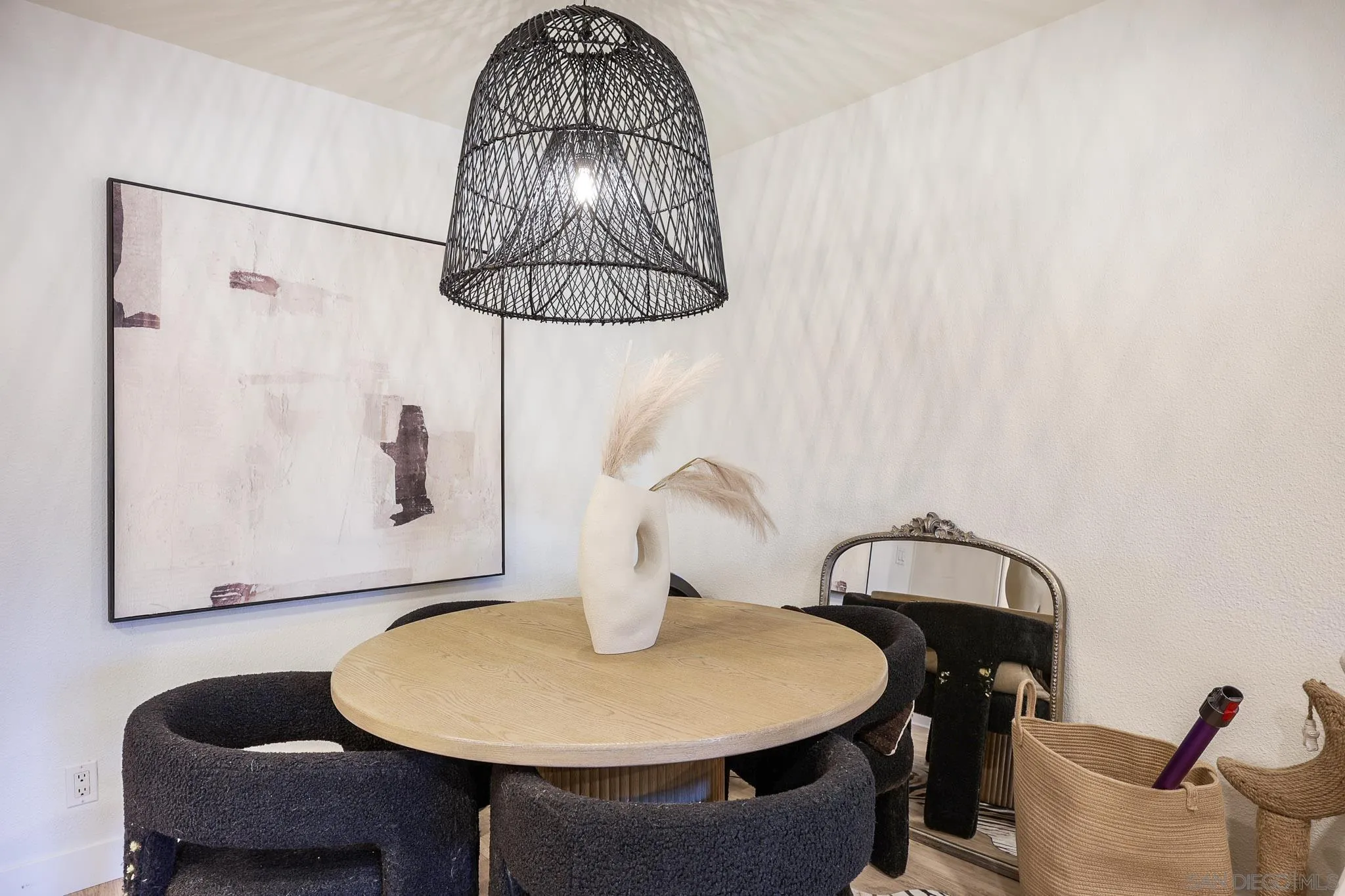 Photo #8: 260008412 Listing: Photo #8