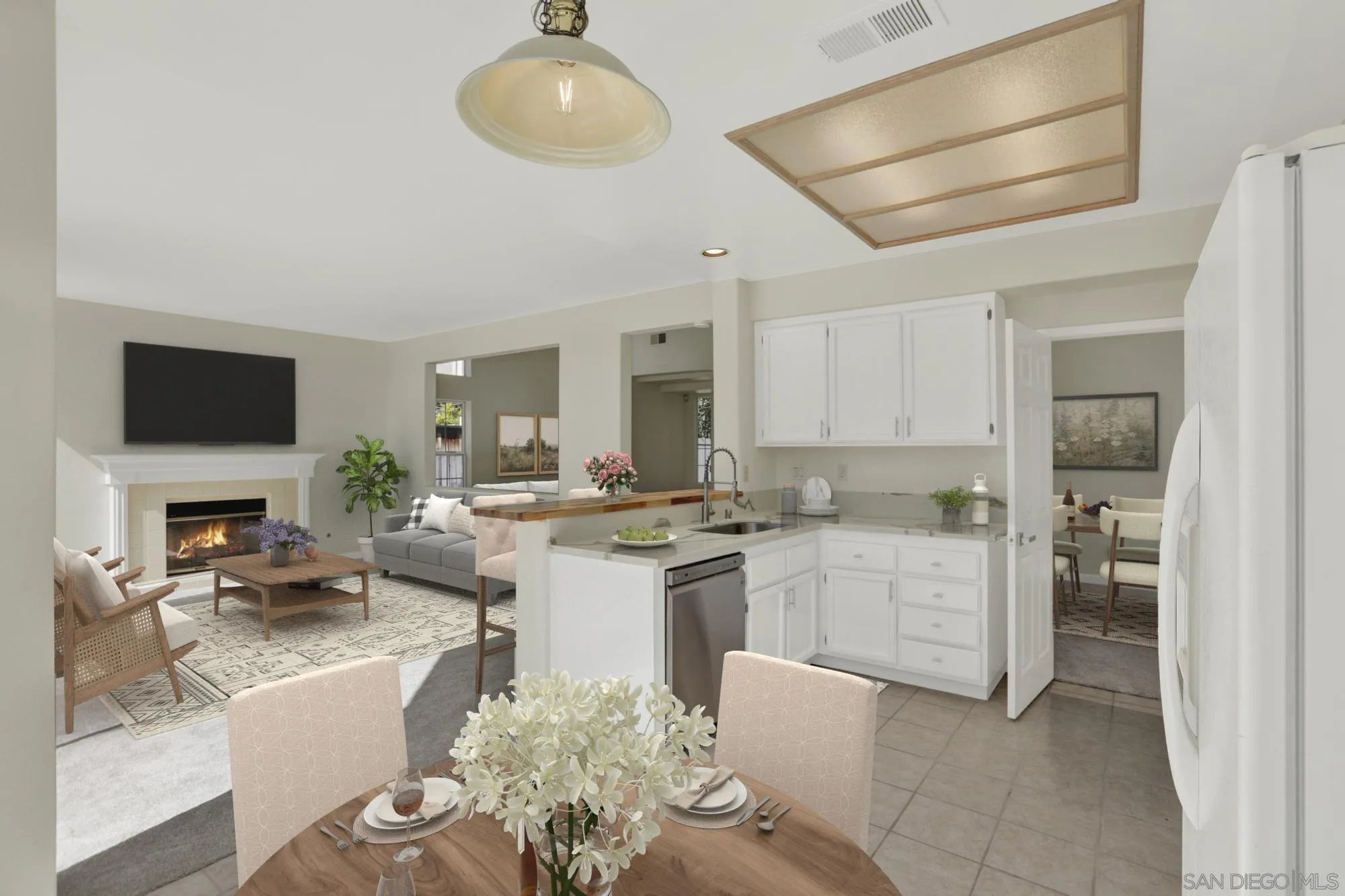 https://cdn.realtyfeed.com/cdn/127/260008415/002d611f54874297b5b0161b64d71dd3.webp