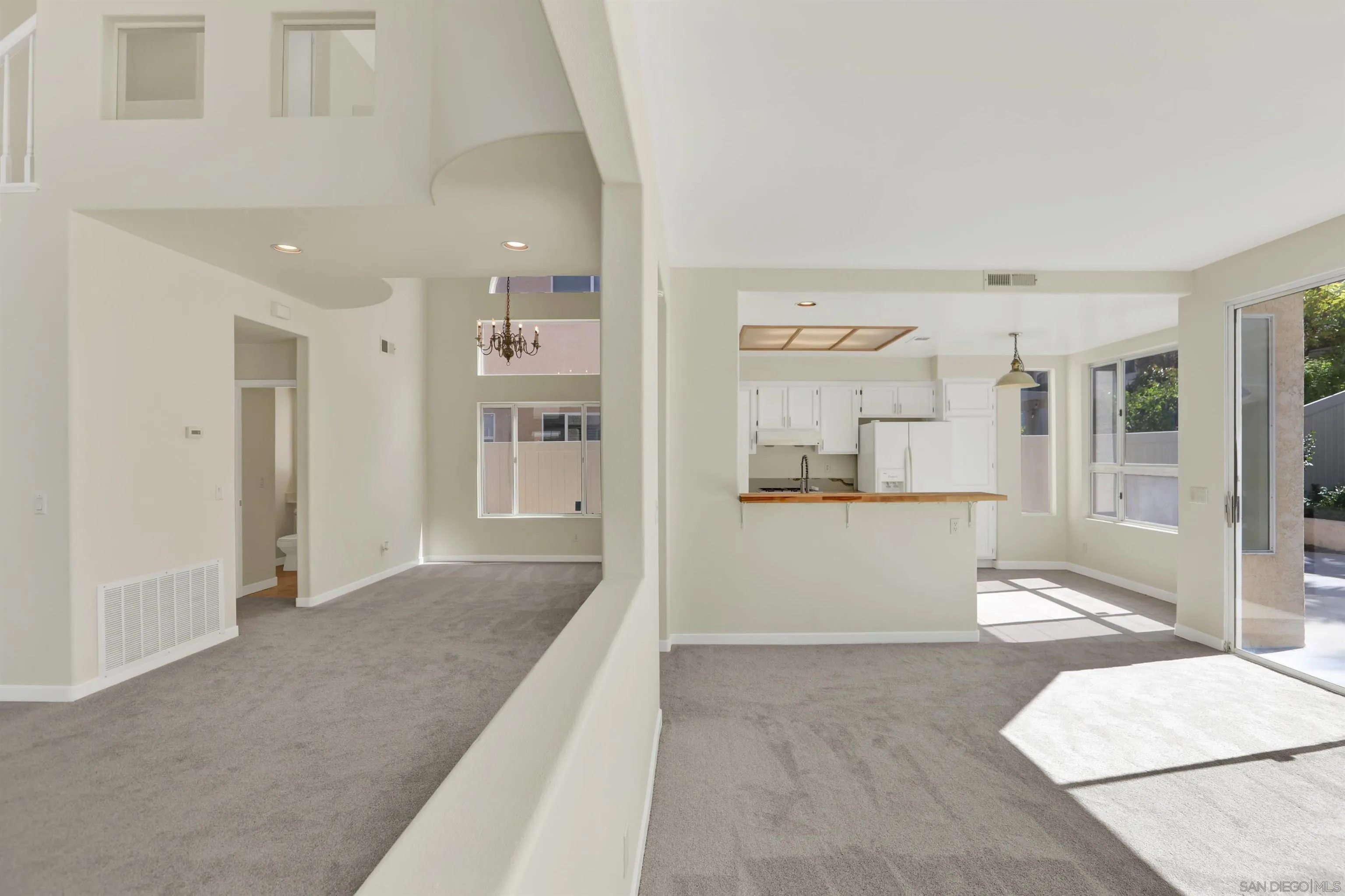 https://cdn.realtyfeed.com/cdn/127/260008415/2414d18b694910b0f33474f7aea8018b.webp