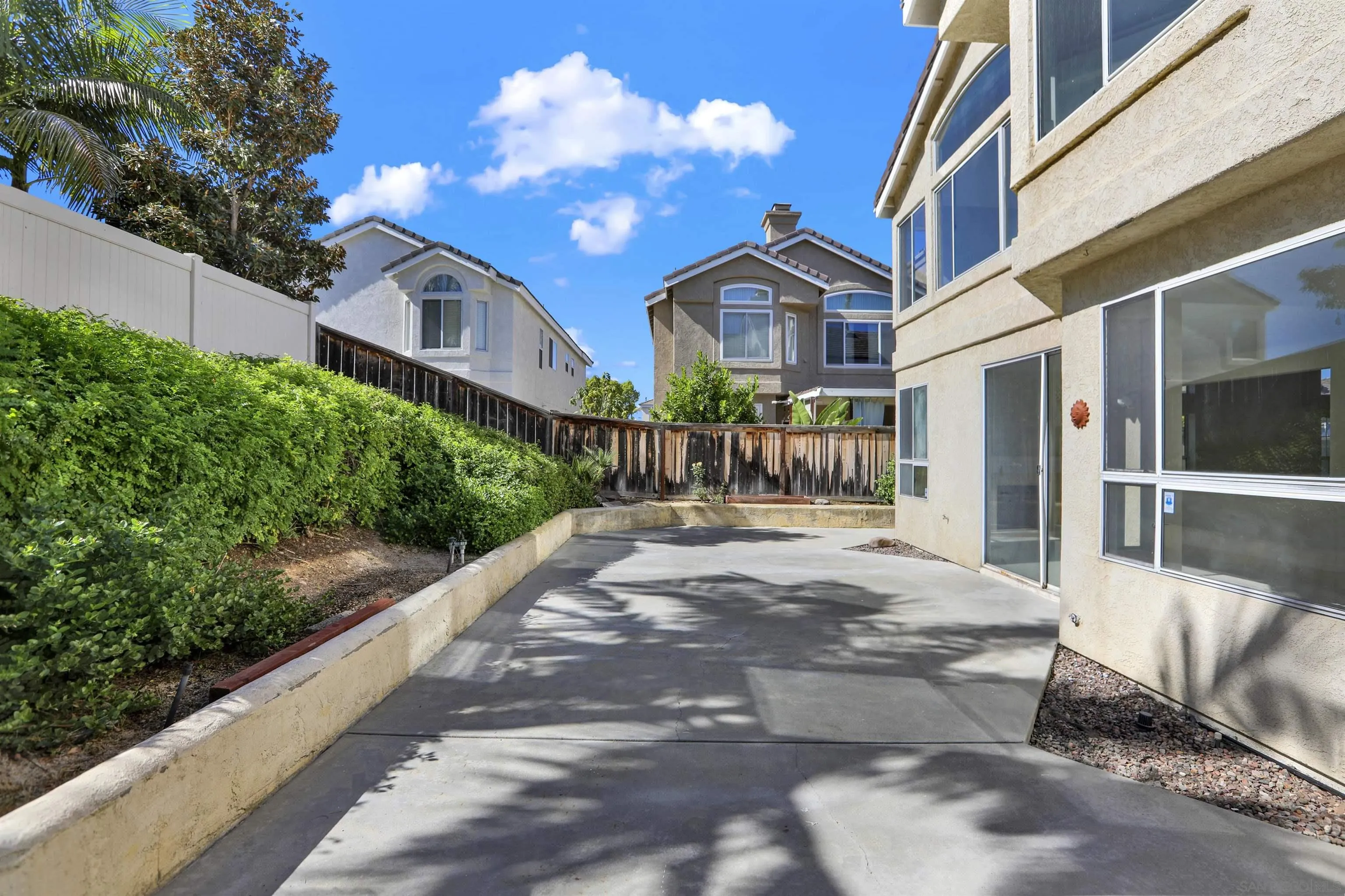 https://cdn.realtyfeed.com/cdn/127/260008415/2447c135d38eaa6ab61b37413992b8b3.webp