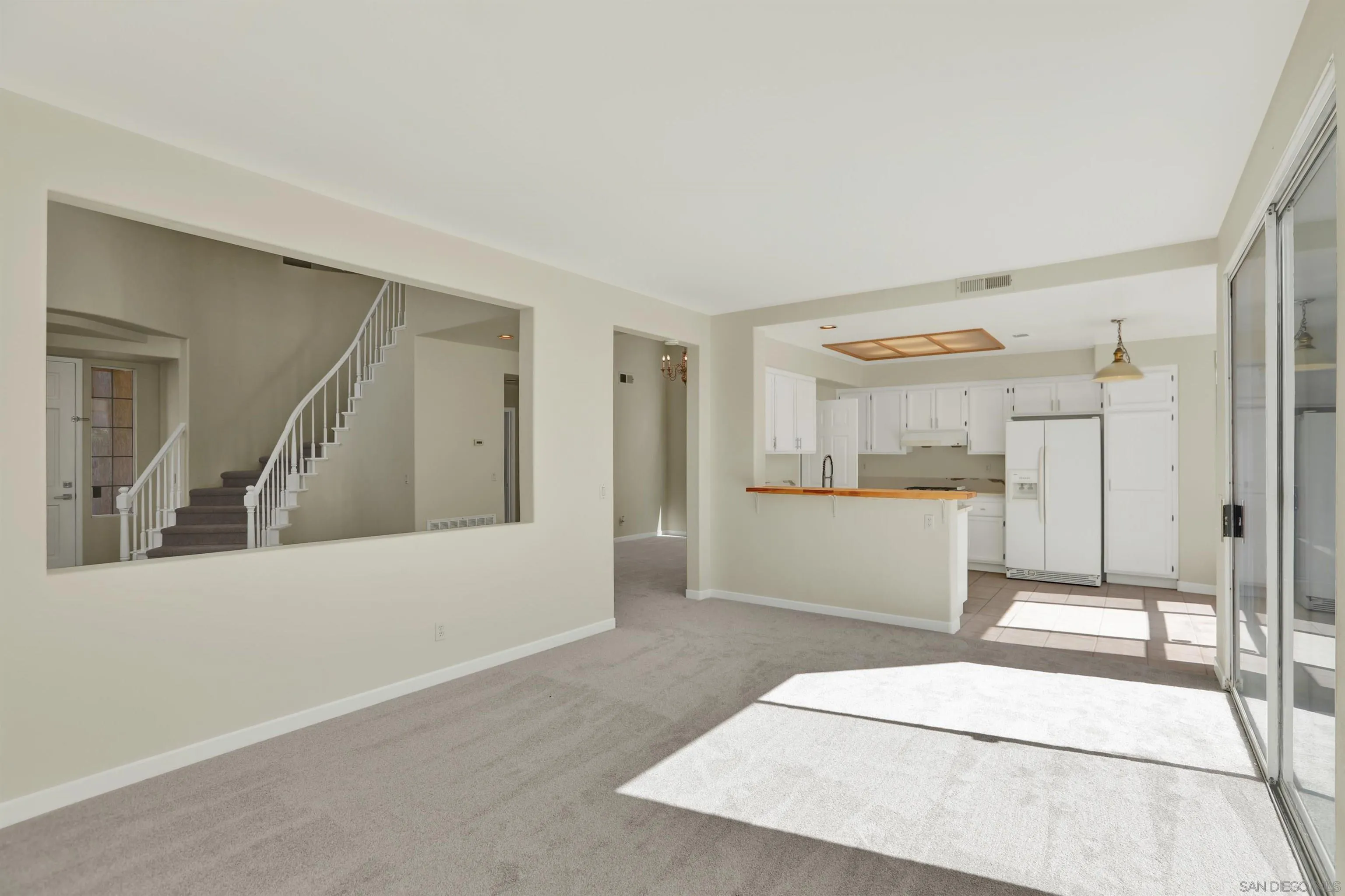 https://cdn.realtyfeed.com/cdn/127/260008415/faae12836d3449fe34679b29d21623e8.webp