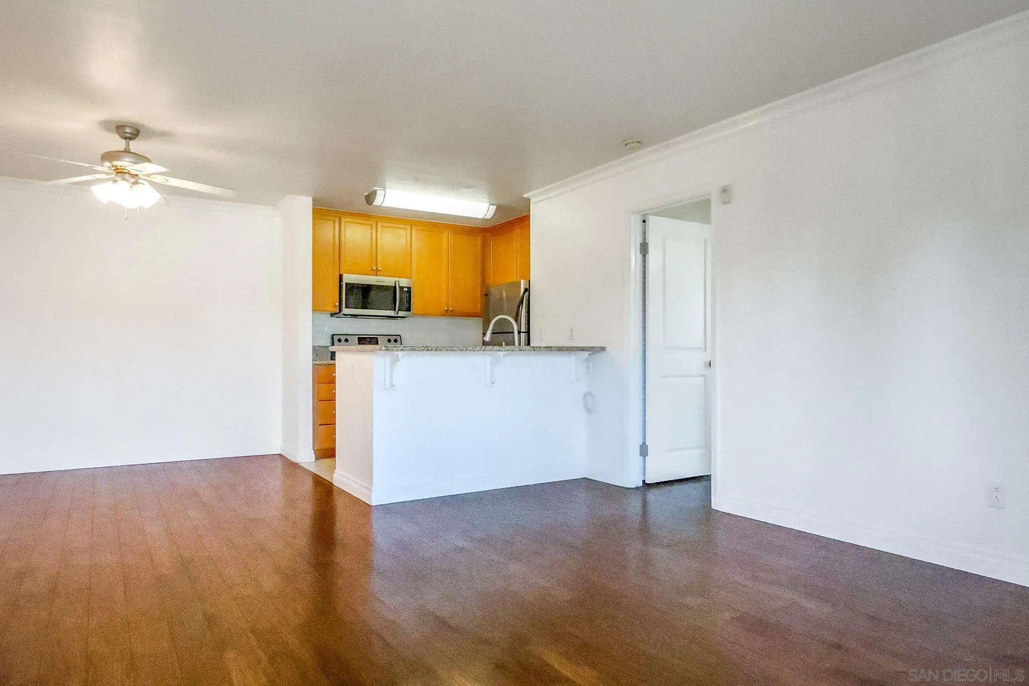 Photo #8: 260008416 Listing: Photo #8