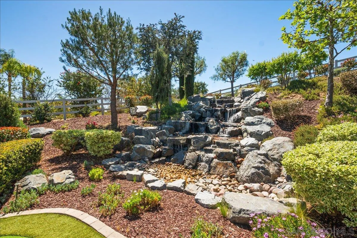 https://cdn.realtyfeed.com/cdn/127/260008427/01247300e524098ee072ef3d59430be2.webp