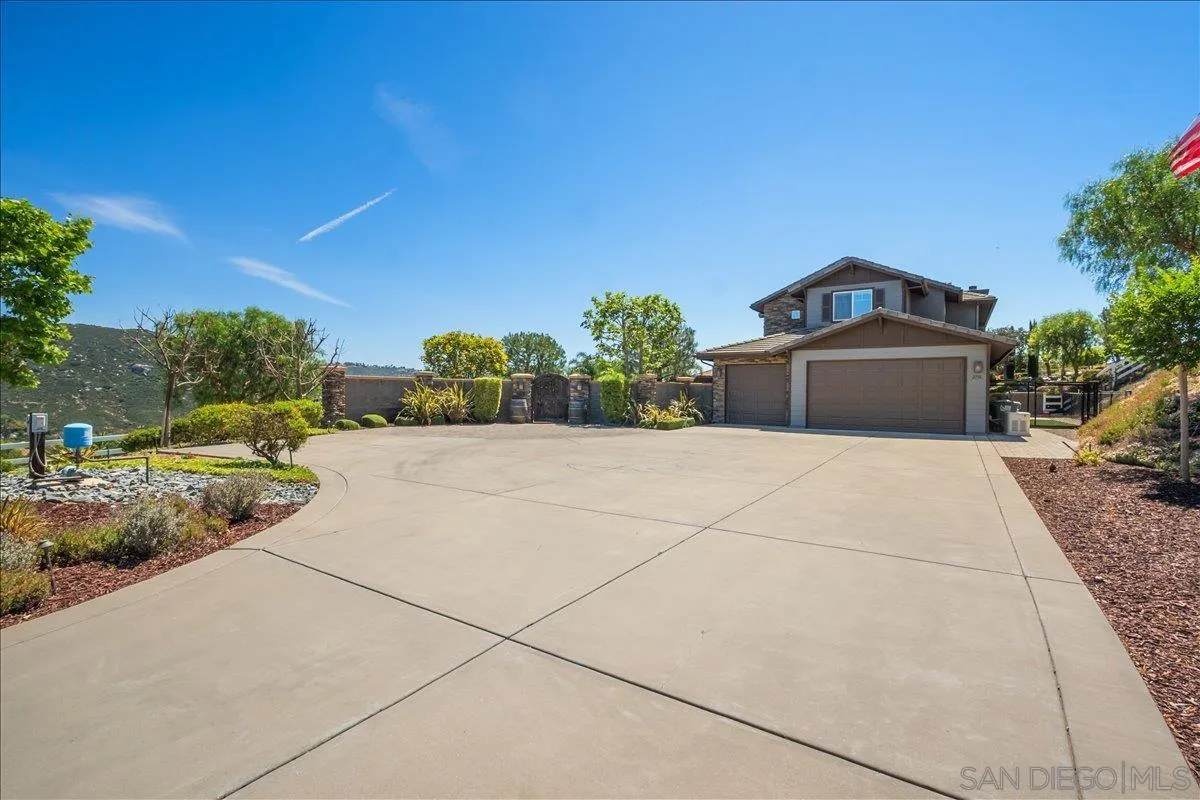 https://cdn.realtyfeed.com/cdn/127/260008427/07d586b46ffe62745b430a474d8085d7.webp