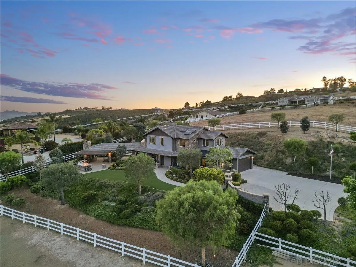 https://cdn.realtyfeed.com/cdn/127/260008427/449f99b801384ff058e3560f228f29a1.webp