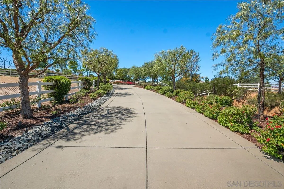https://cdn.realtyfeed.com/cdn/127/260008427/8ab70b4763c8513c479d9a9abb26816a.webp