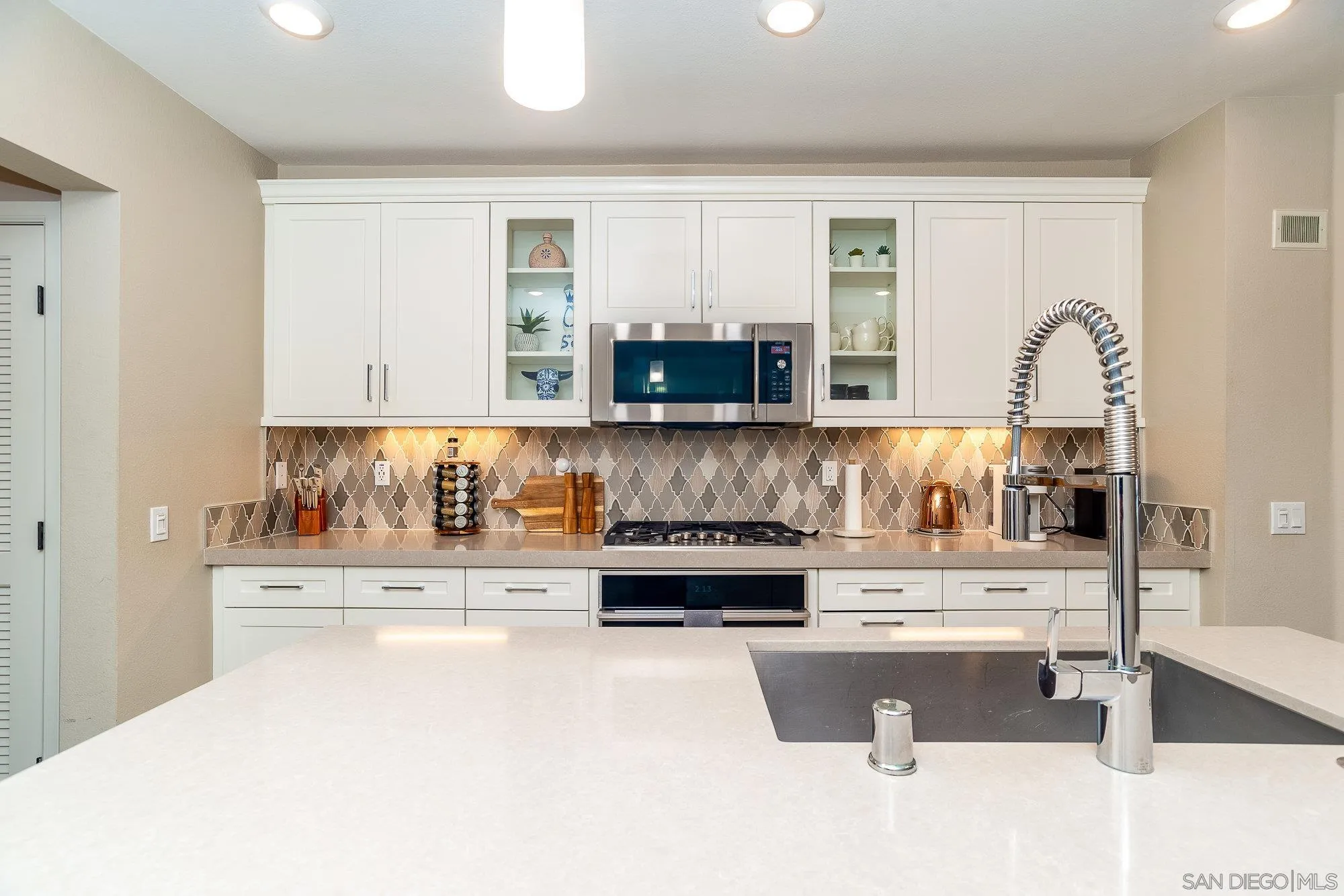 Photo #11: 260008430 Listing: Photo #11