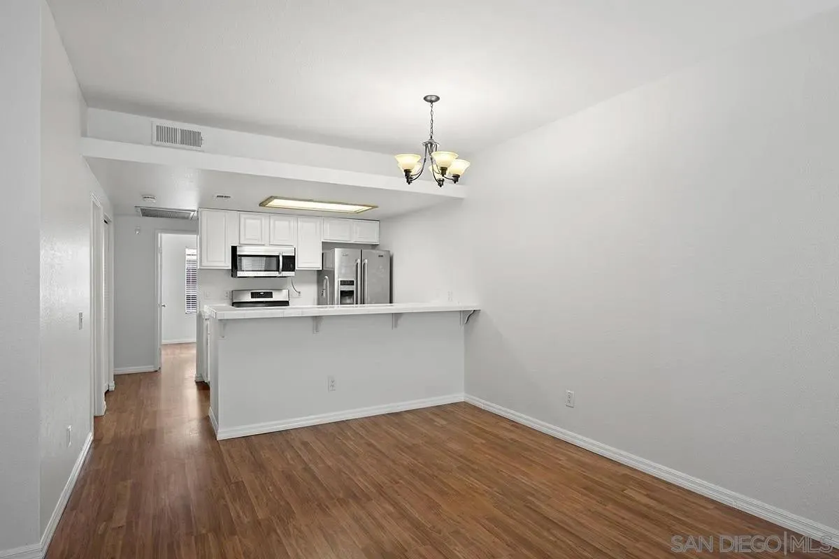 Photo #10: 260008433 Listing: Photo #10