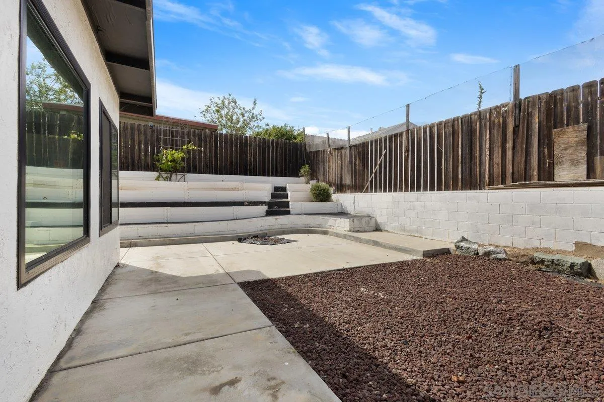 https://cdn.realtyfeed.com/cdn/127/260008435/0aa1061ac4aa22f094547b19ccfb24e4.webp