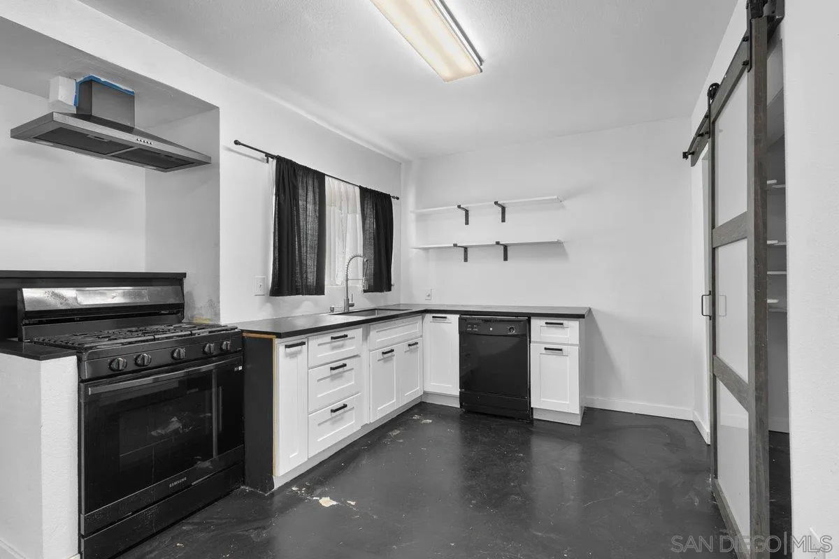 https://cdn.realtyfeed.com/cdn/127/260008435/9d93314a1c6b03015ab99a266678a519.webp
