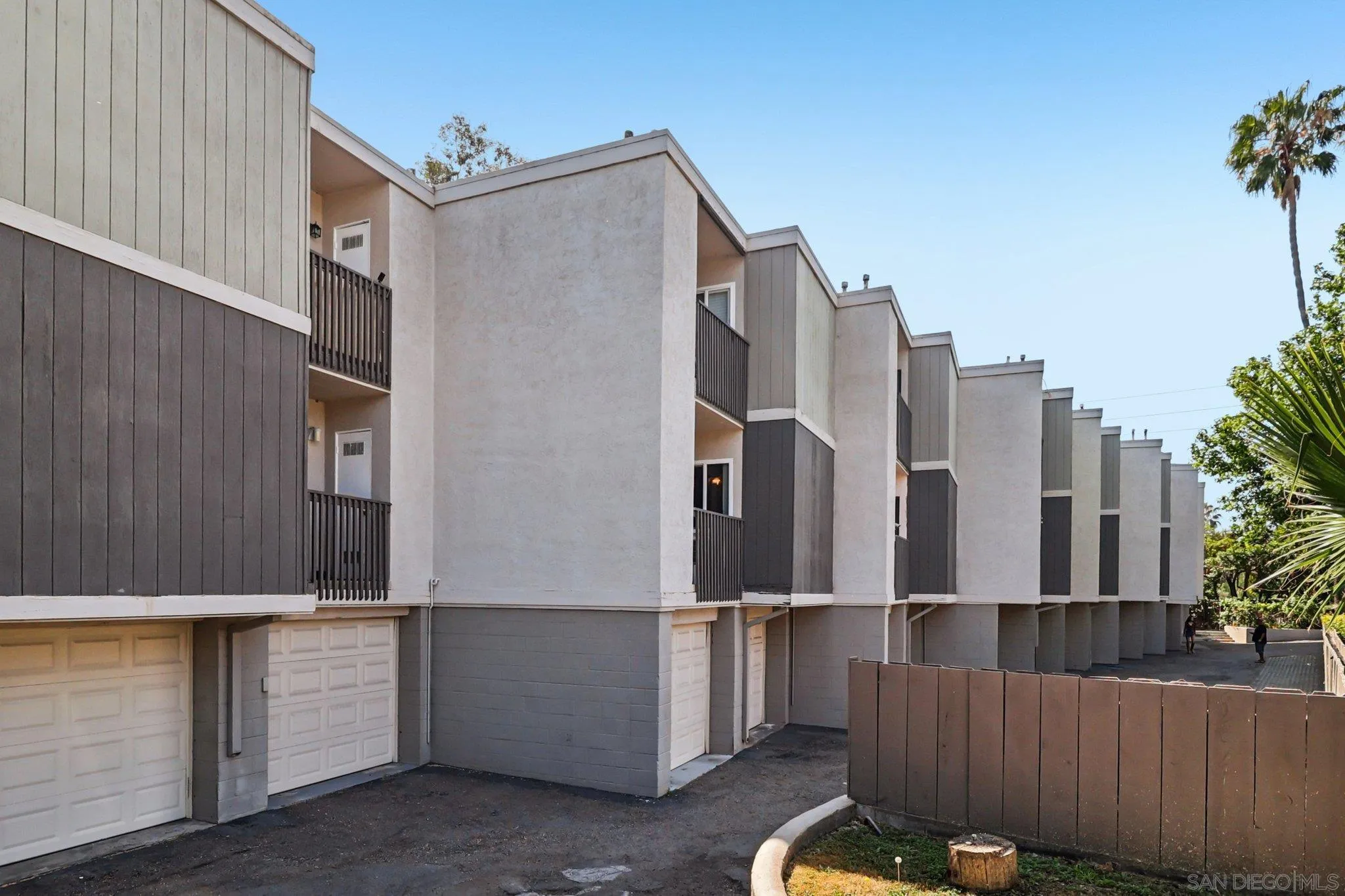 https://cdn.realtyfeed.com/cdn/127/260008438/7790710bf36ae3446ed00133a809c53b.webp