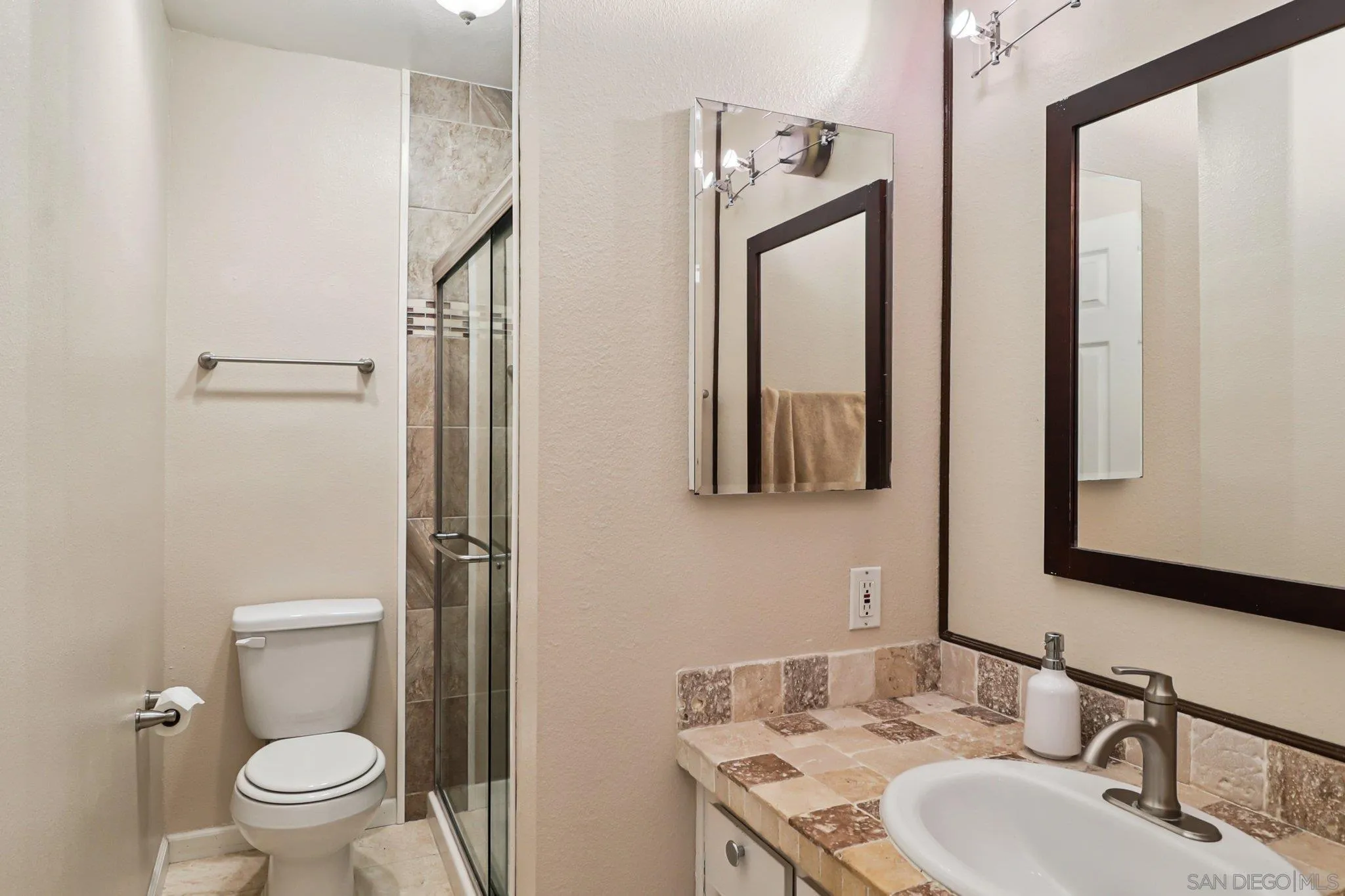 https://cdn.realtyfeed.com/cdn/127/260008438/9940654dbdd8721dc5c6a150d445ba60.webp