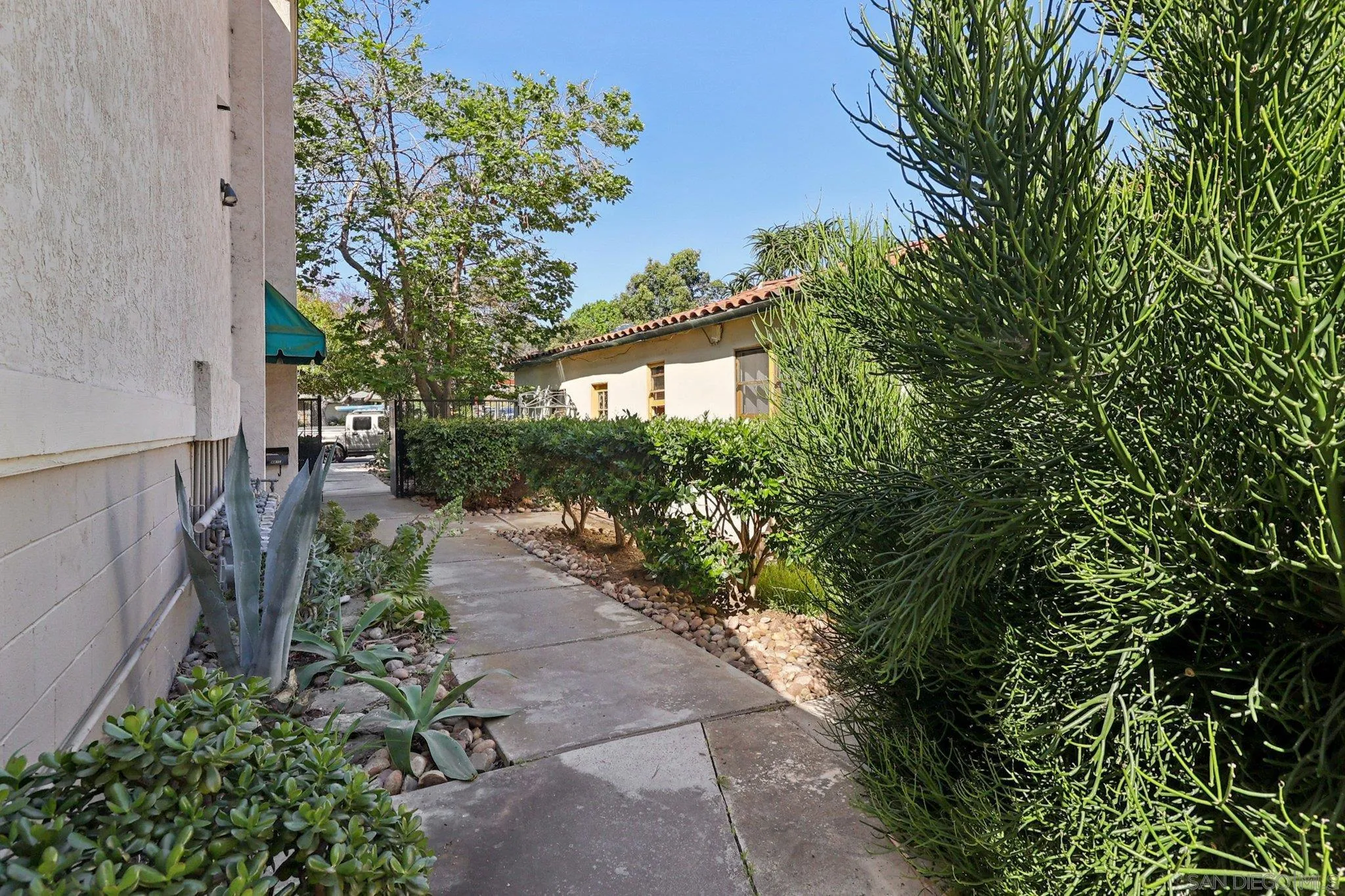 https://cdn.realtyfeed.com/cdn/127/260008438/a70d07ec98ff2e5781a41d5caf14b215.webp