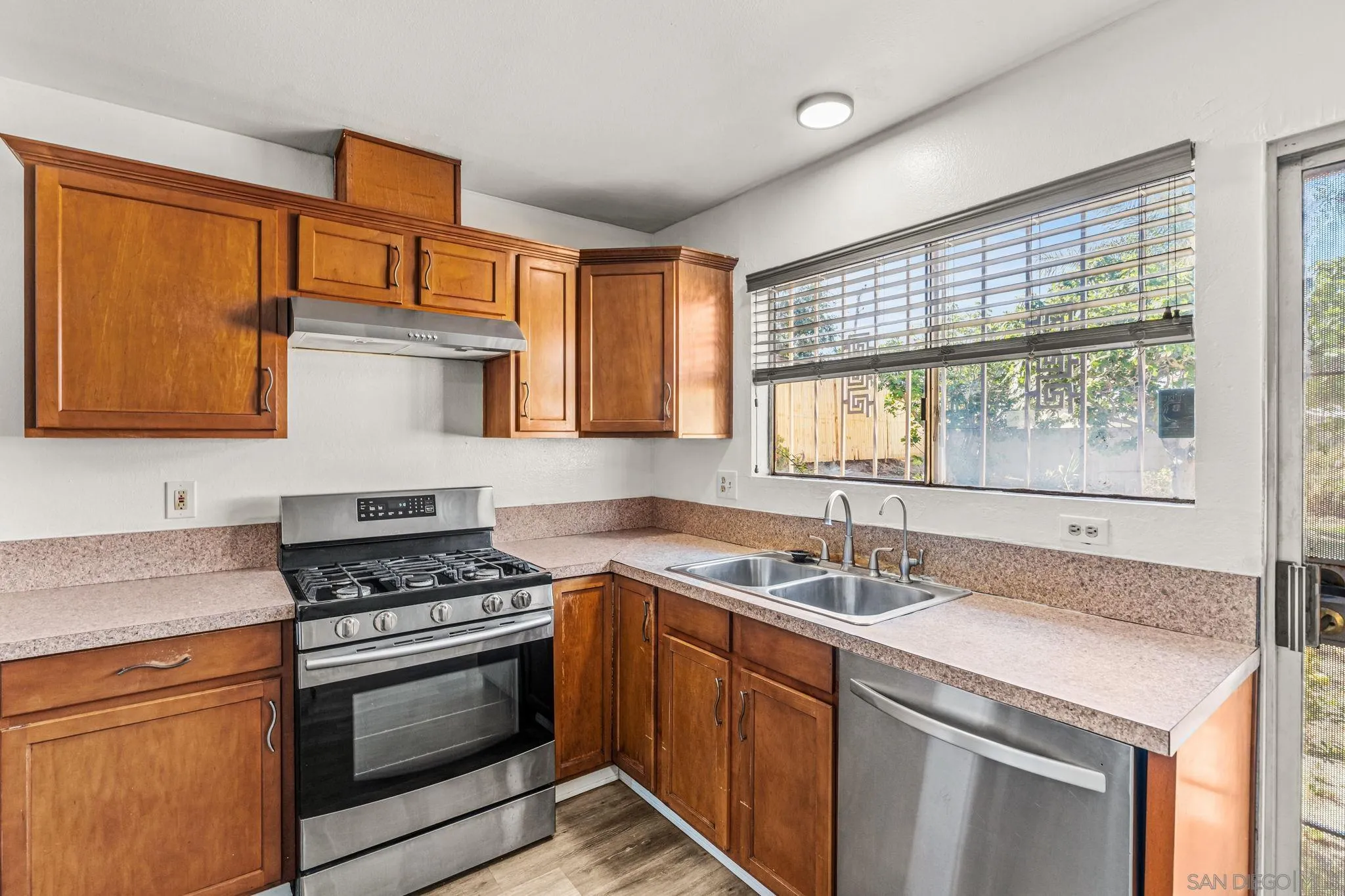 https://cdn.realtyfeed.com/cdn/127/260008439/647aca73a225ccd0ca19b6219116f6ec.webp