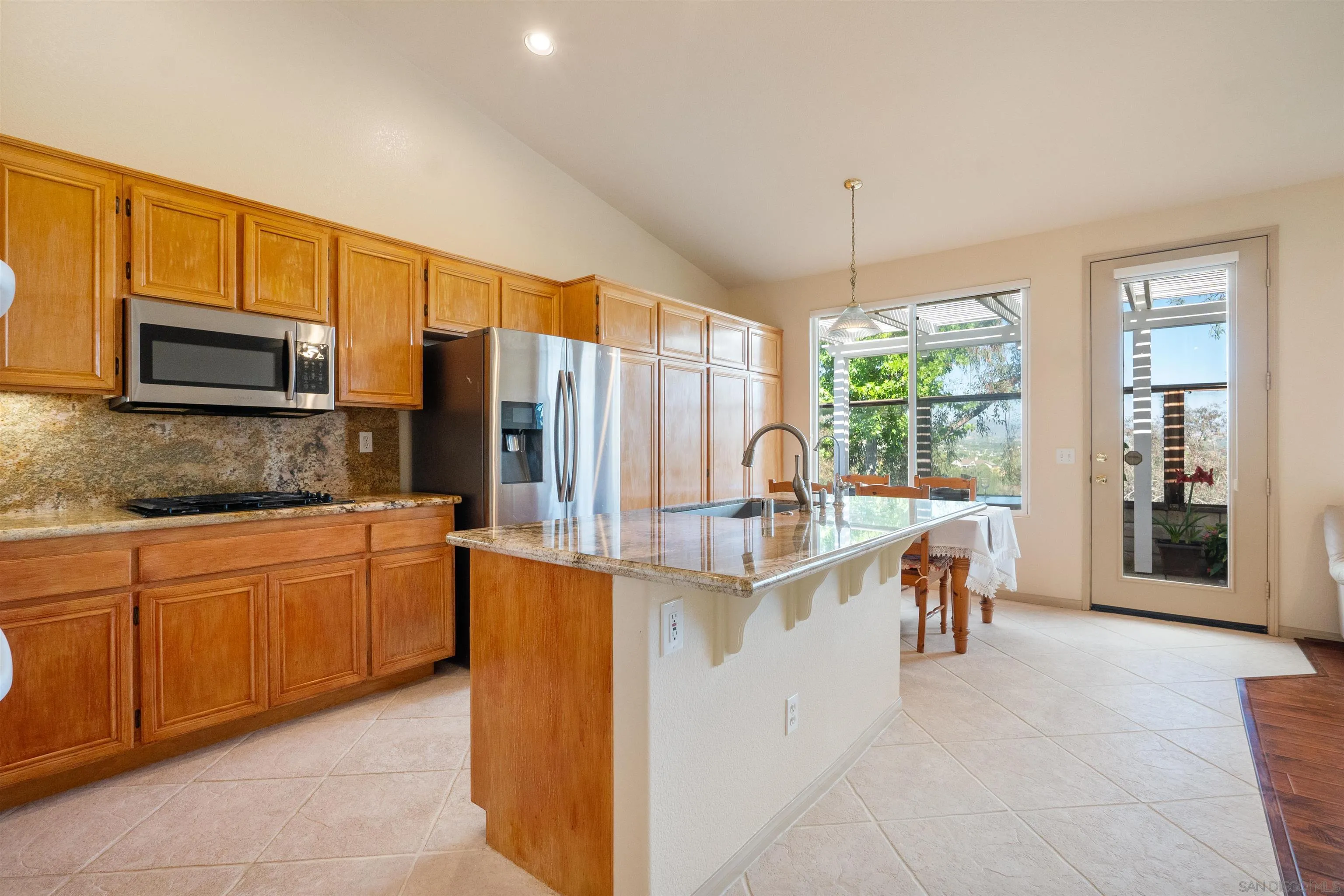 https://cdn.realtyfeed.com/cdn/127/260008441/149a05fecca2887fb177bc0427ae28a0.webp