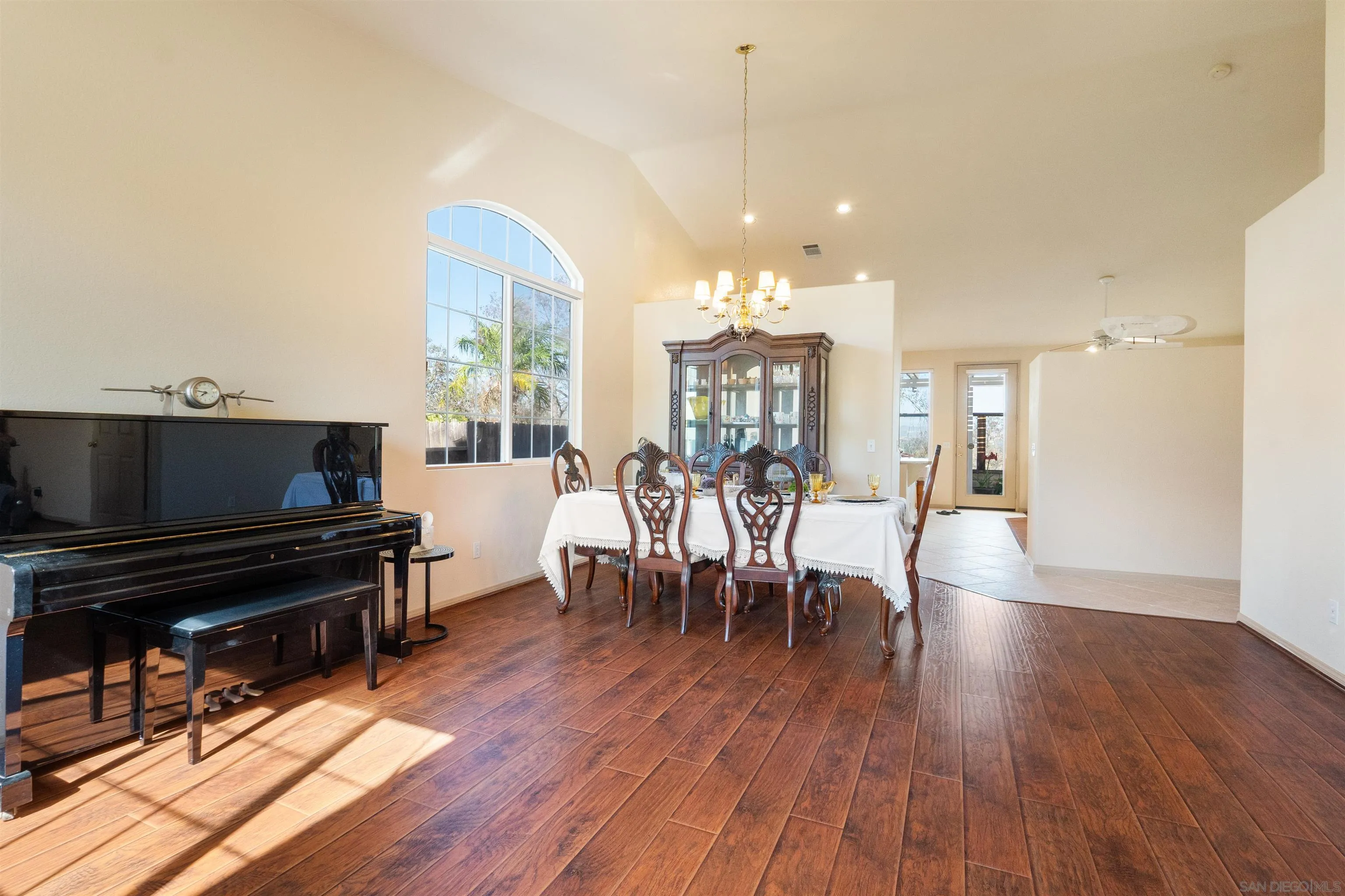 https://cdn.realtyfeed.com/cdn/127/260008441/536748eca9a7c166469fd3b76d87489a.webp