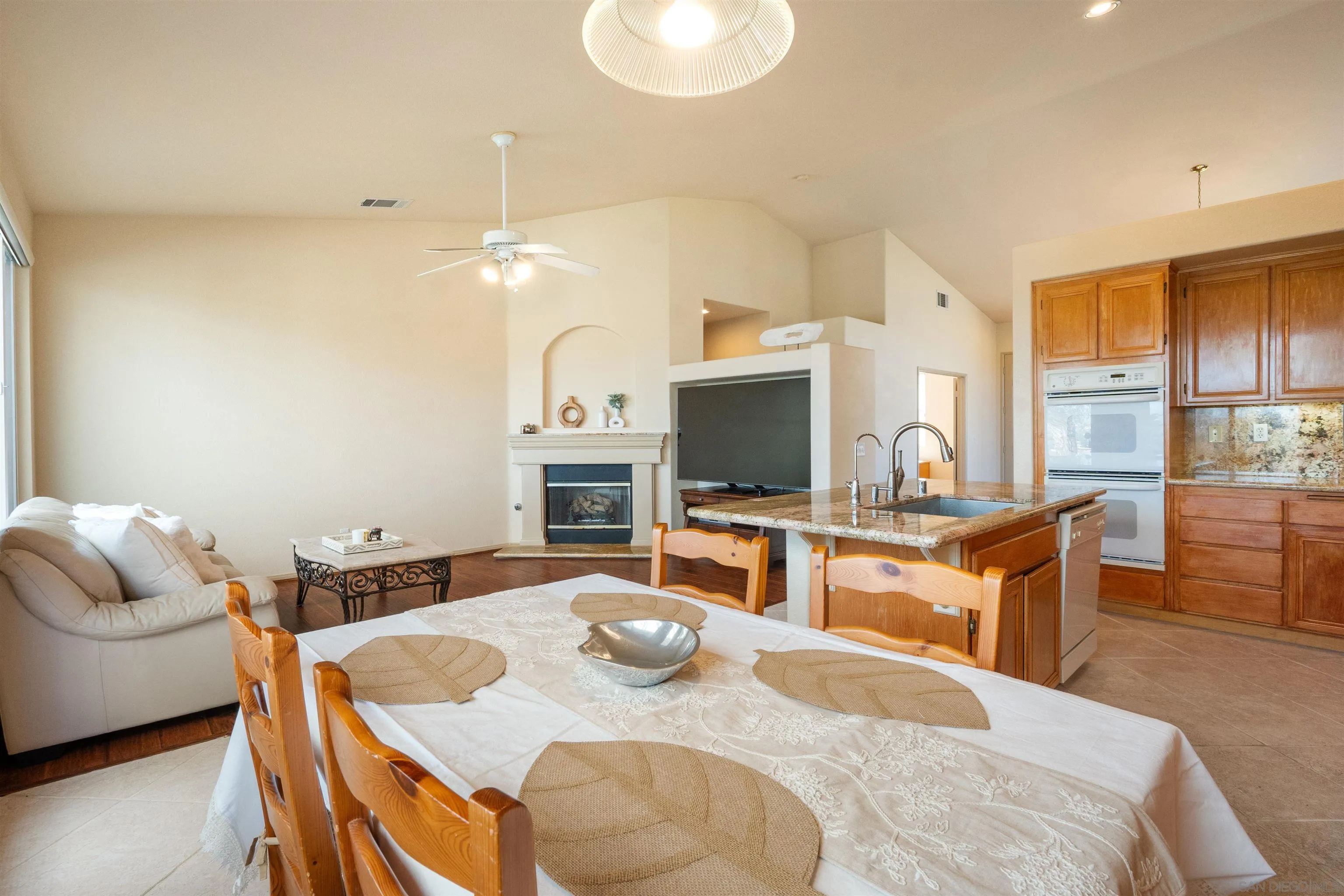 https://cdn.realtyfeed.com/cdn/127/260008441/ca5978877e9f069fa97858bcf4441798.webp