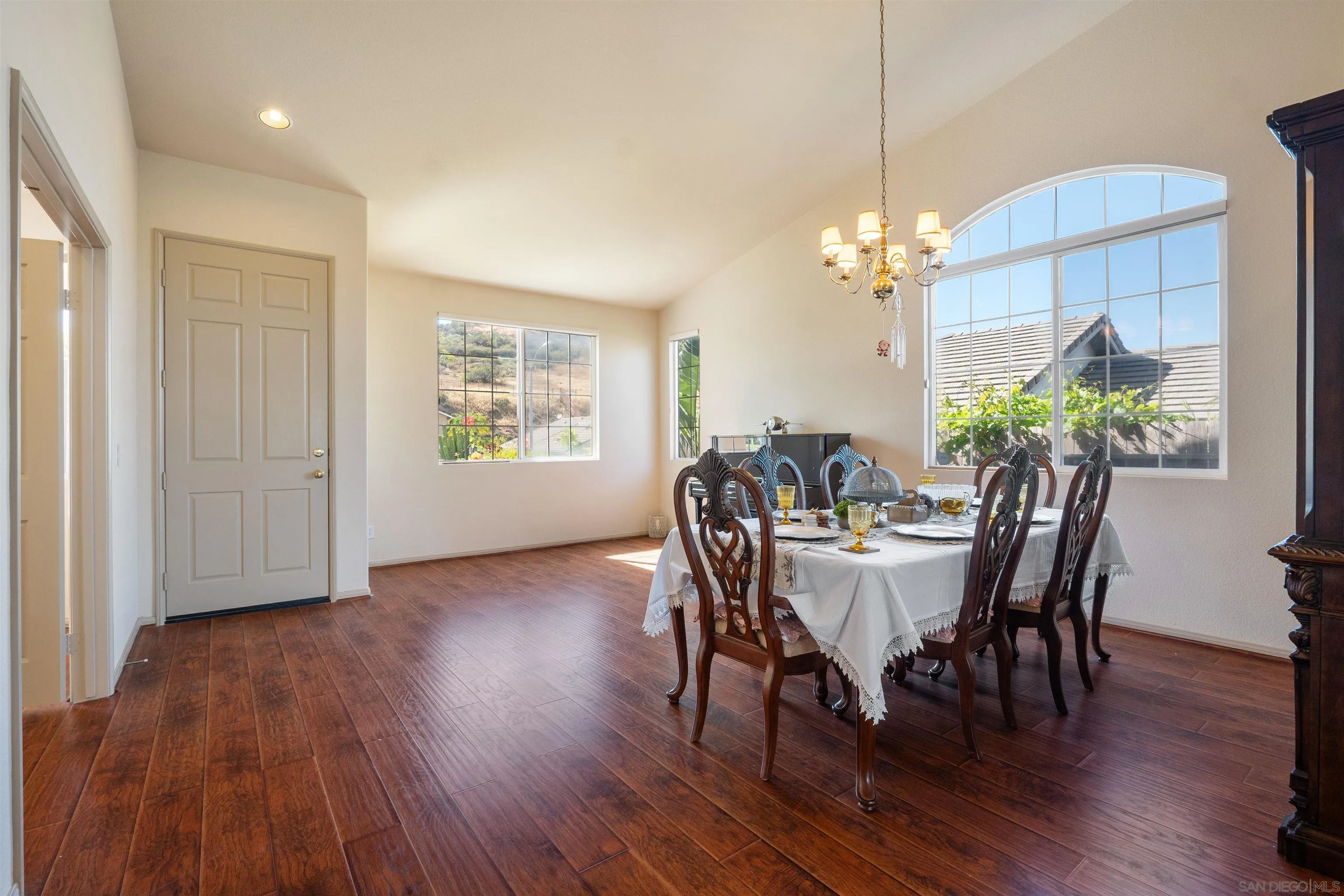https://cdn.realtyfeed.com/cdn/127/260008441/dc38ba16a9b82b8e1e99cf18bda3892c.webp