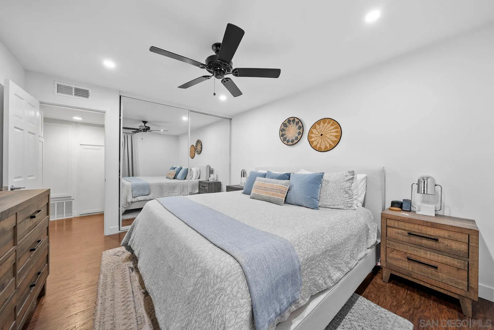 https://cdn.realtyfeed.com/cdn/127/260008445/35862158071eb3627d2a16e01d96a597.webp