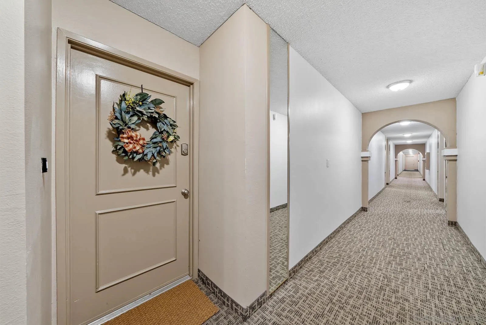 https://cdn.realtyfeed.com/cdn/127/260008445/f61a07525db72cd7e9a705954a035d1a.webp