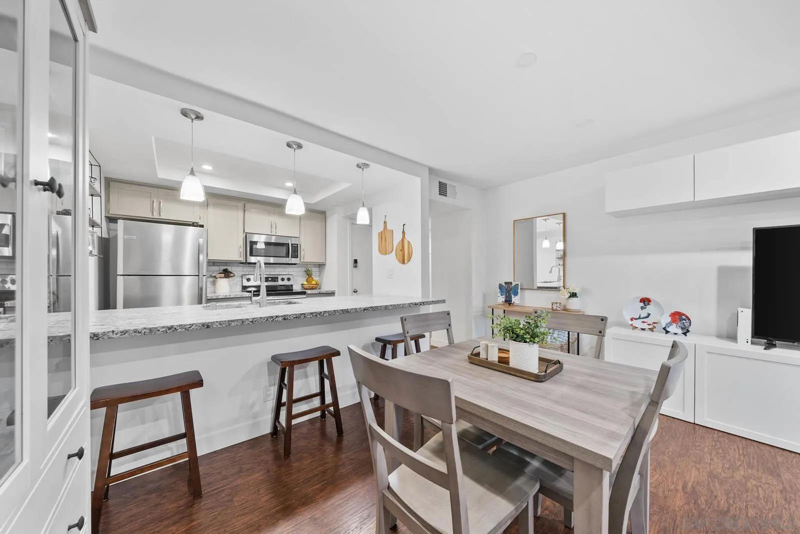 https://cdn.realtyfeed.com/cdn/127/260008445/fba80d23be6e8688f14221ca36888f66.webp