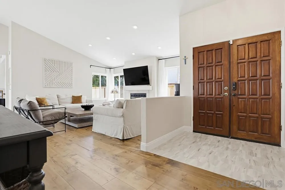 https://cdn.realtyfeed.com/cdn/127/260008447/043359b5e1c1a28c0656aa4fff6fffbb.webp