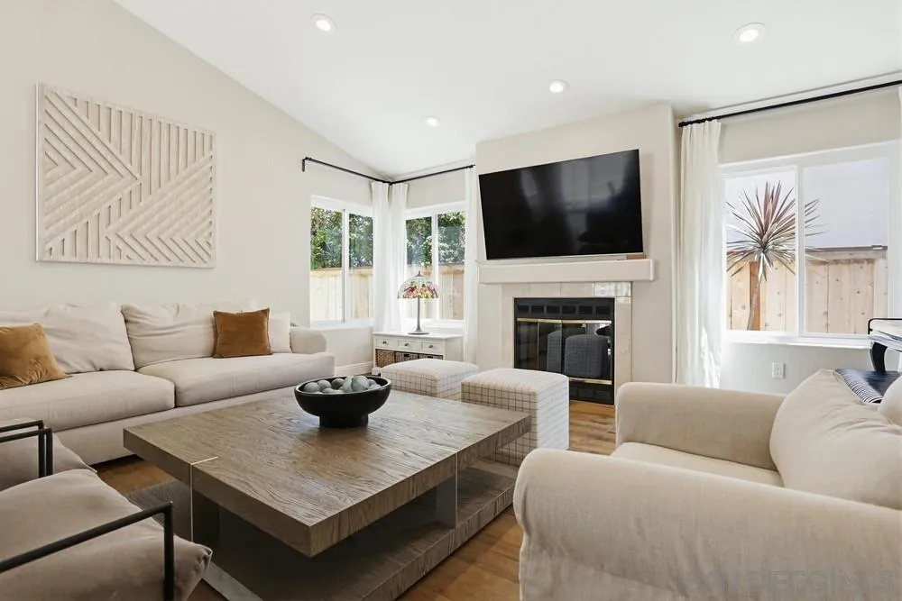 https://cdn.realtyfeed.com/cdn/127/260008447/33947b57a7062699a0466f3d88581bb0.webp