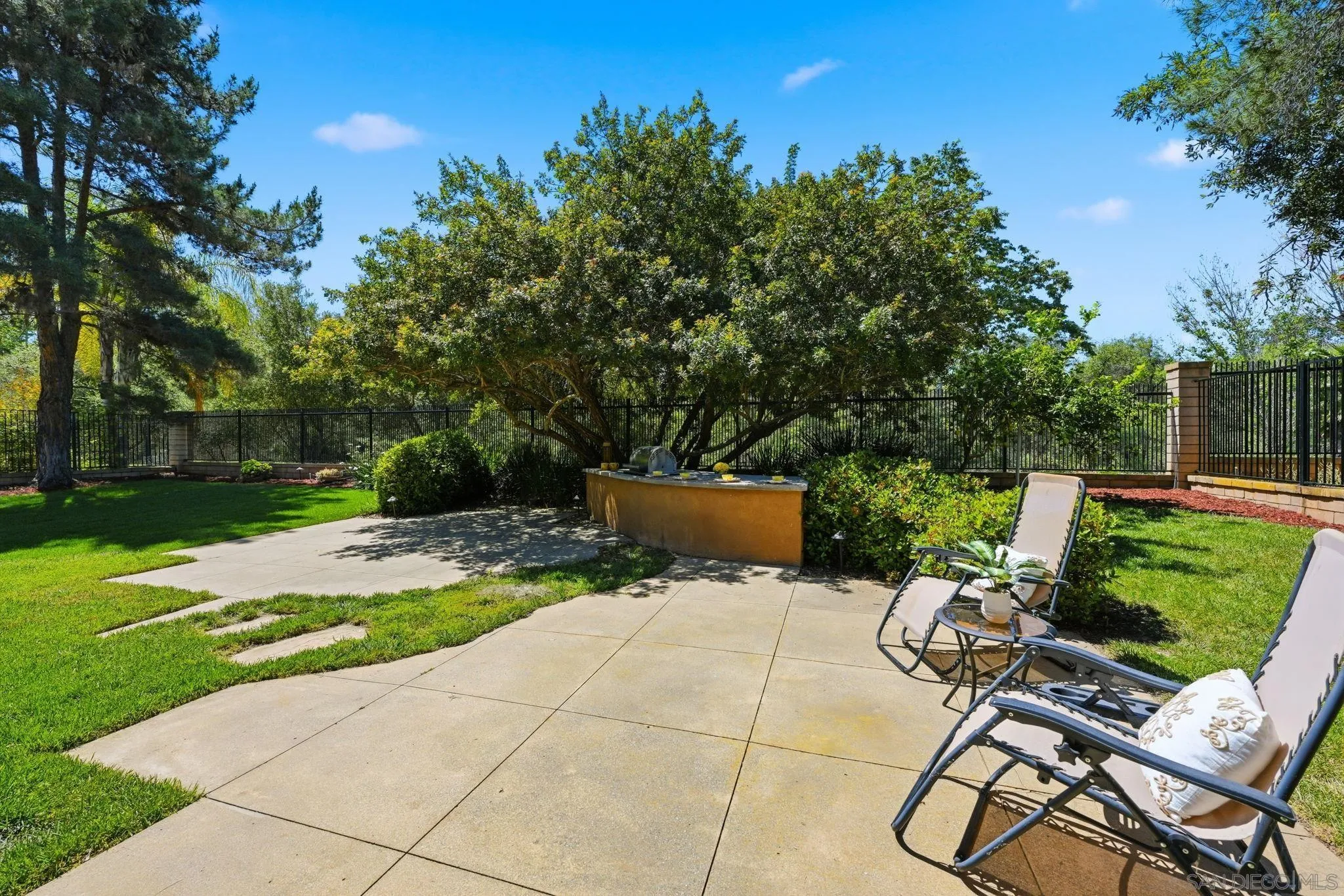 https://cdn.realtyfeed.com/cdn/127/260008448/206dc3a28cb8ad3587588a75b8192daf.webp