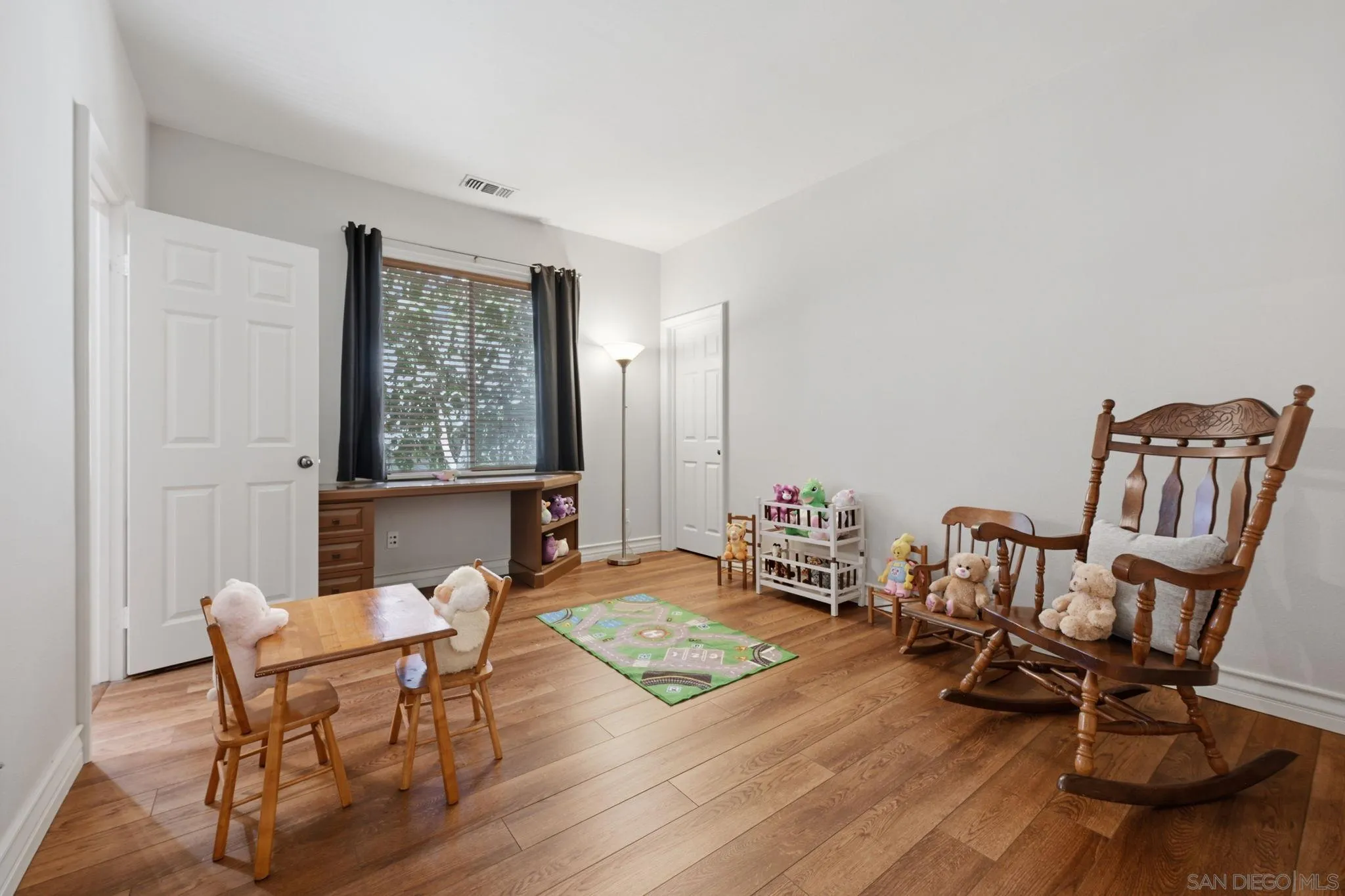 https://cdn.realtyfeed.com/cdn/127/260008448/51a6c9361efb2bc9138836815a693b2b.webp