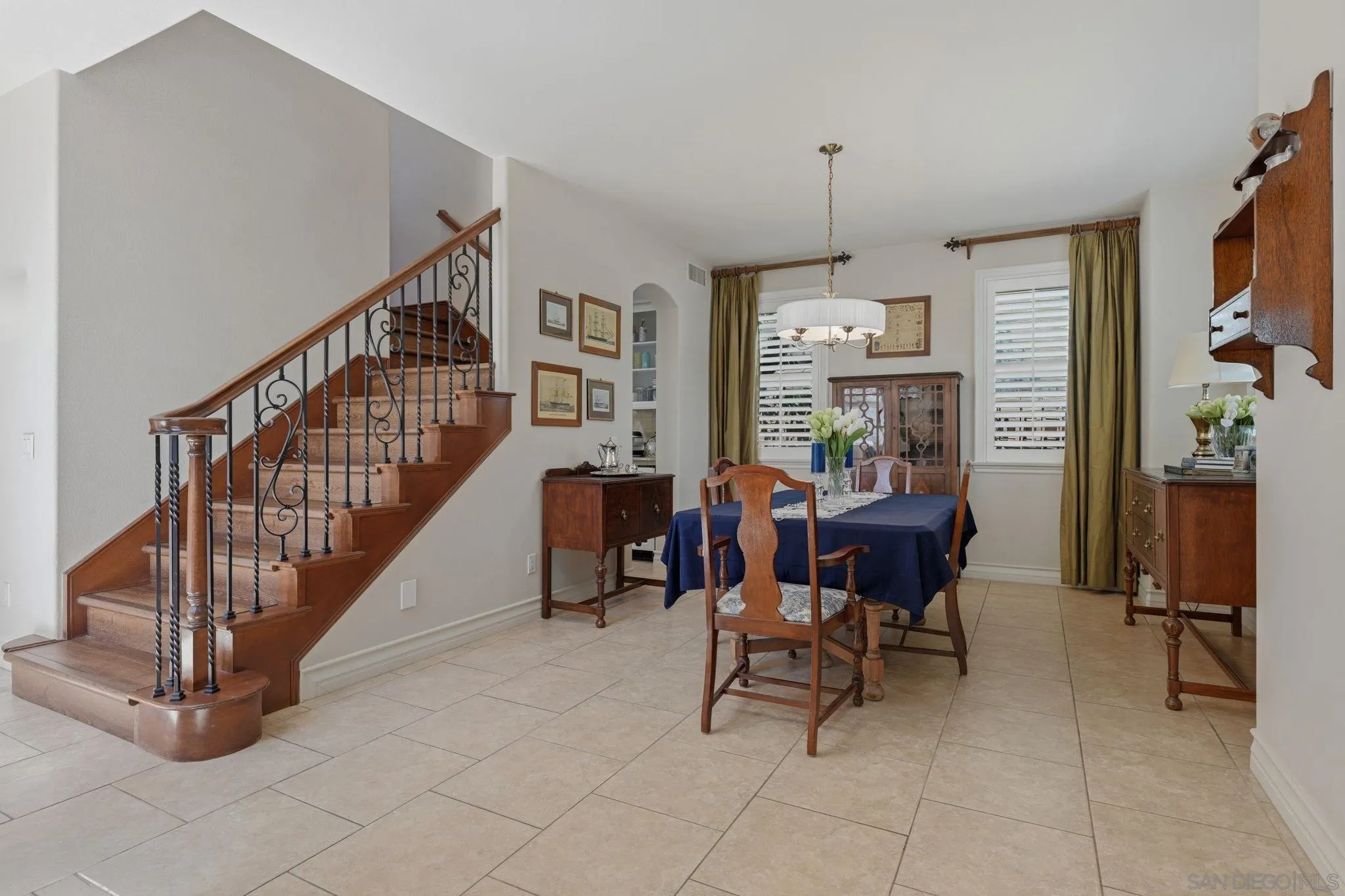 https://cdn.realtyfeed.com/cdn/127/260008448/6349e4594d18f73619160b9b08653a72.webp