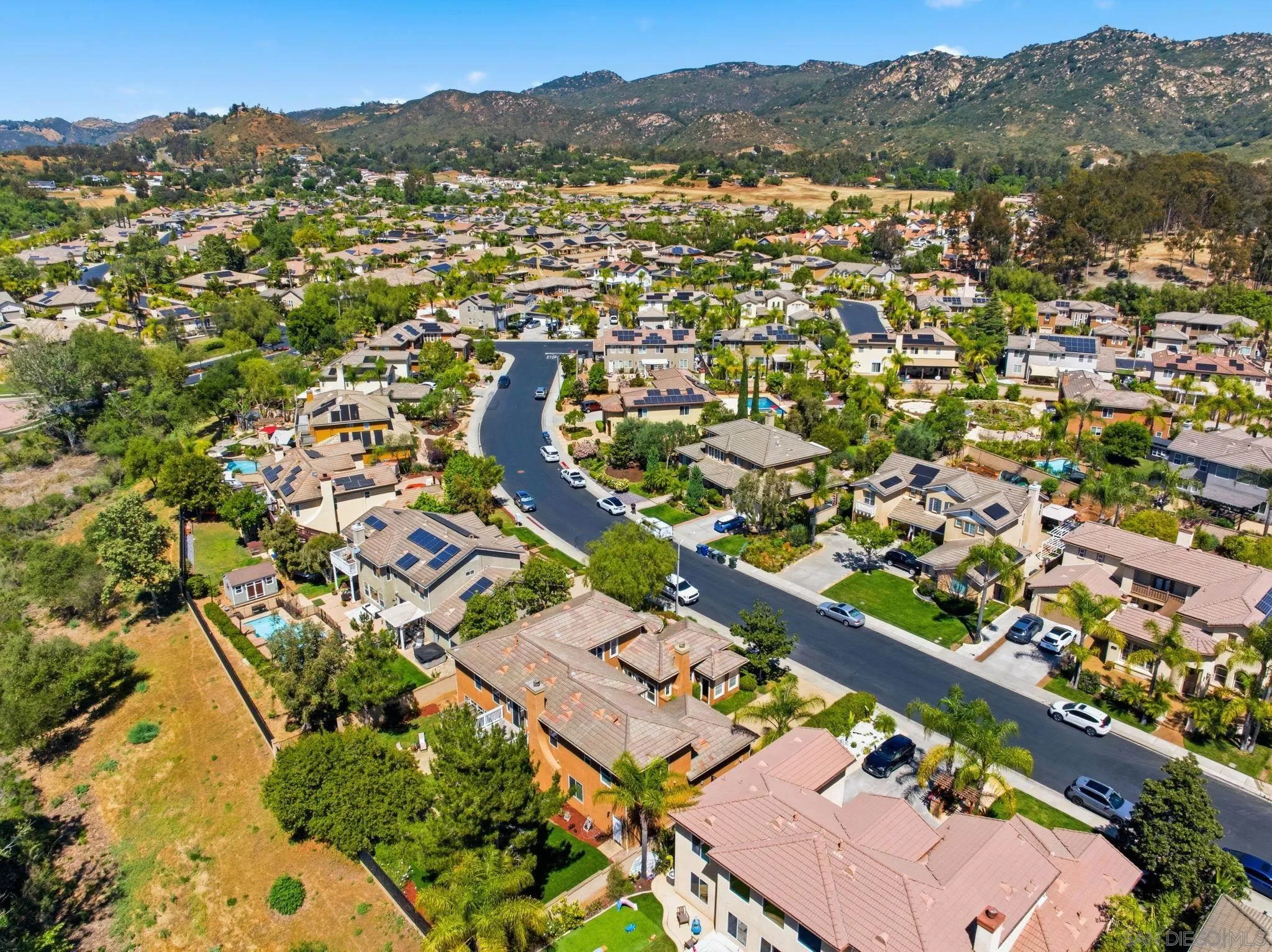 https://cdn.realtyfeed.com/cdn/127/260008448/939cc683cee43bf06a6c961562a8e9e4.webp