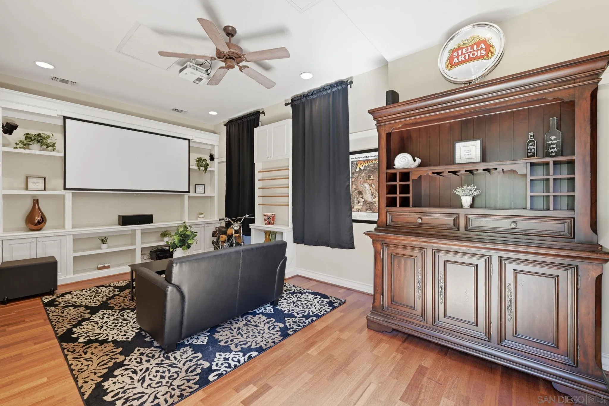 https://cdn.realtyfeed.com/cdn/127/260008448/decf369643543e1cbfb7be45968a9222.webp