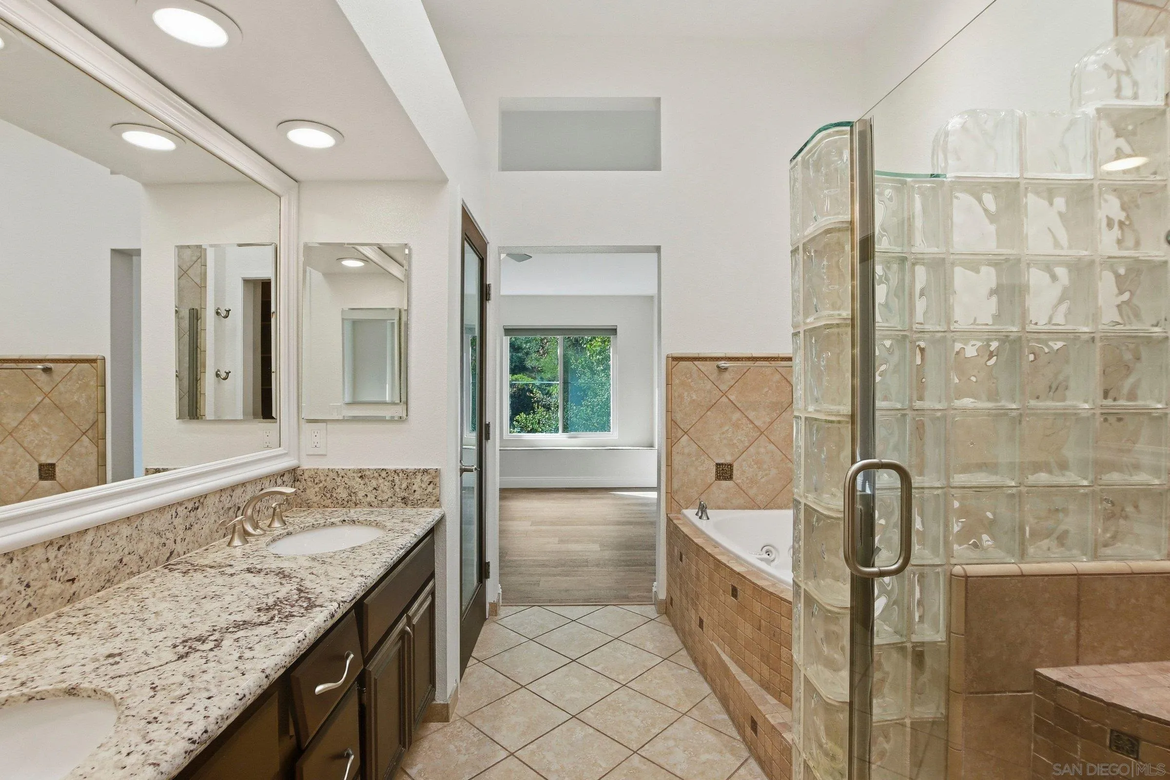 Photo #26: 260008450 Listing: Photo #26