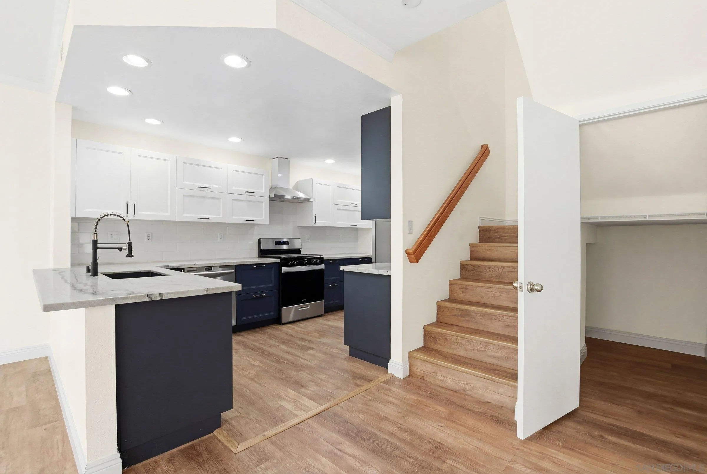 Photo #15: 260008450 Listing: Photo #15