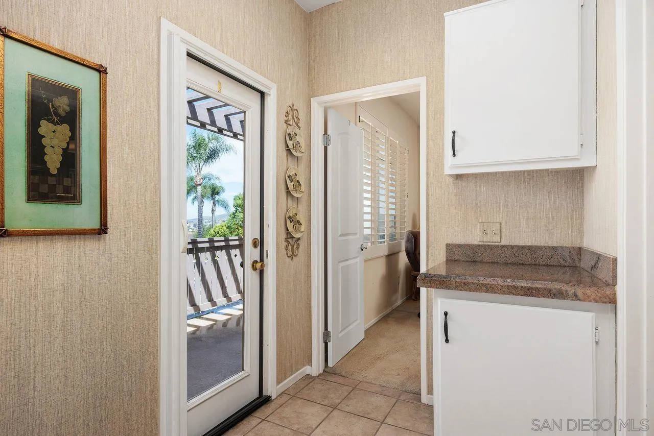 https://cdn.realtyfeed.com/cdn/127/260008451/b2f4386179df95870ba2ae121002fb04.webp