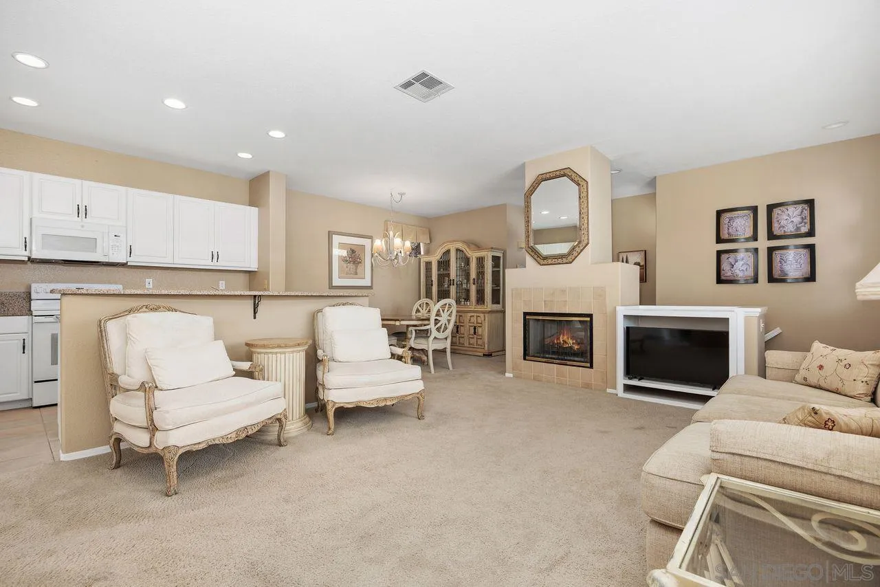 https://cdn.realtyfeed.com/cdn/127/260008451/d16b8666822b9ba39f46db7ffe26d2c5.webp