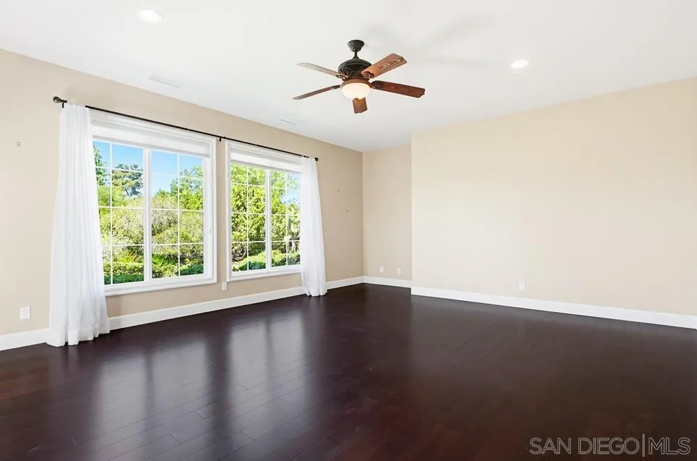 https://cdn.realtyfeed.com/cdn/127/260008452/29b930a836ccaf484612e4c151c9a1a4.webp