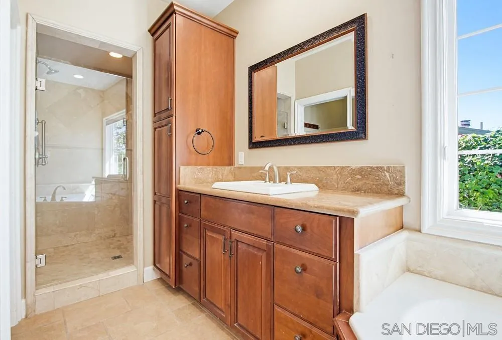 https://cdn.realtyfeed.com/cdn/127/260008452/2b492595df7874f5d656d7bb716b3bbb.webp