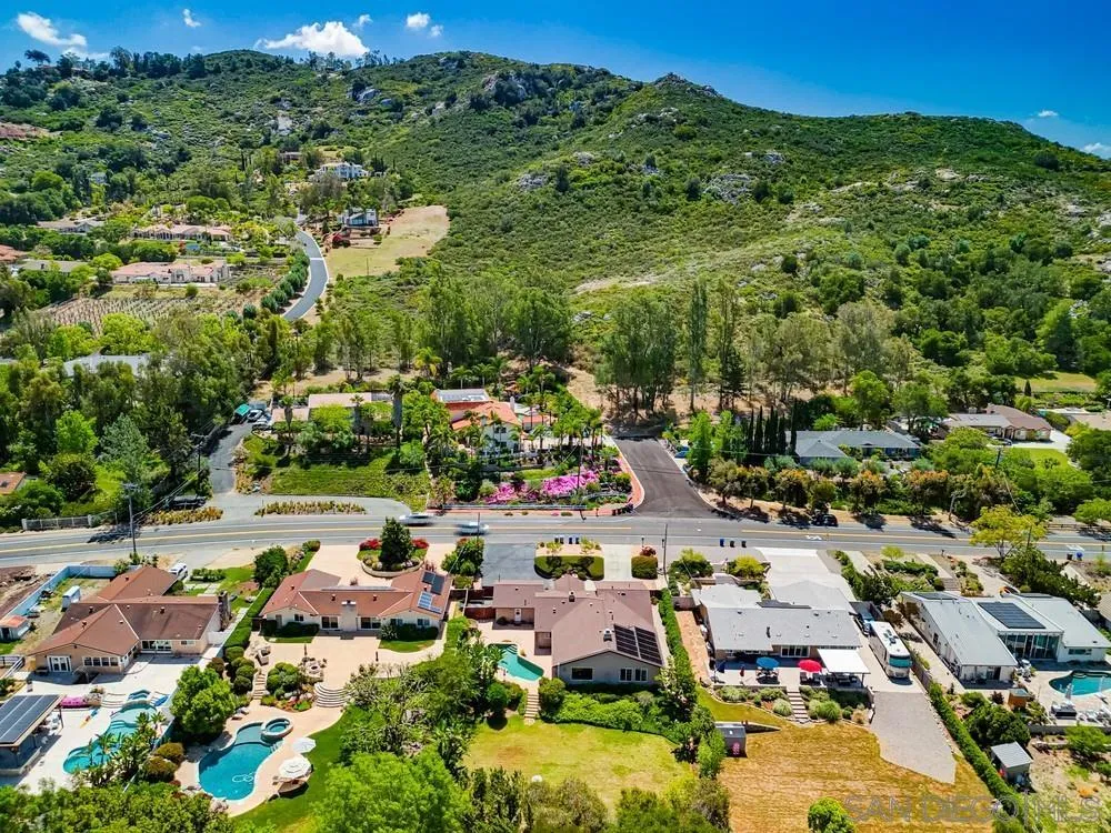 https://cdn.realtyfeed.com/cdn/127/260008452/4b64aca7fd11e74b6f2ac960d4435e6a.webp