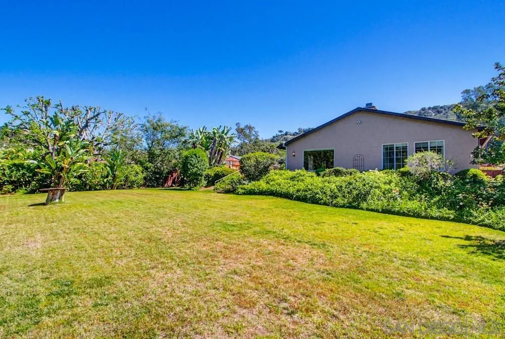 https://cdn.realtyfeed.com/cdn/127/260008452/a878e4b24731fe2aafca8683f0176538.webp