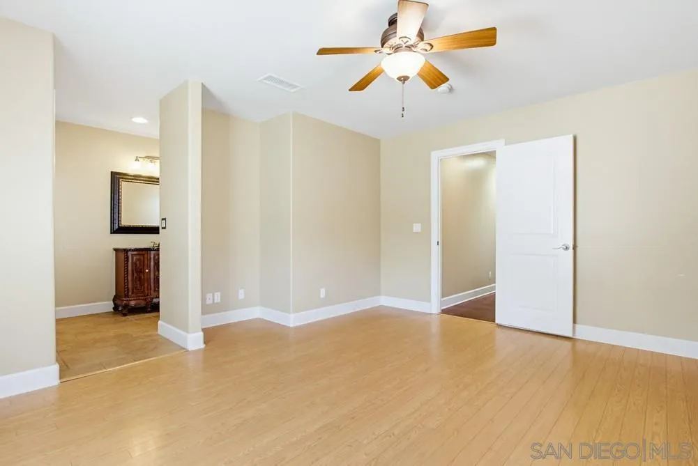 https://cdn.realtyfeed.com/cdn/127/260008452/b85473da677f7909be6fdf75c7a23cc7.webp