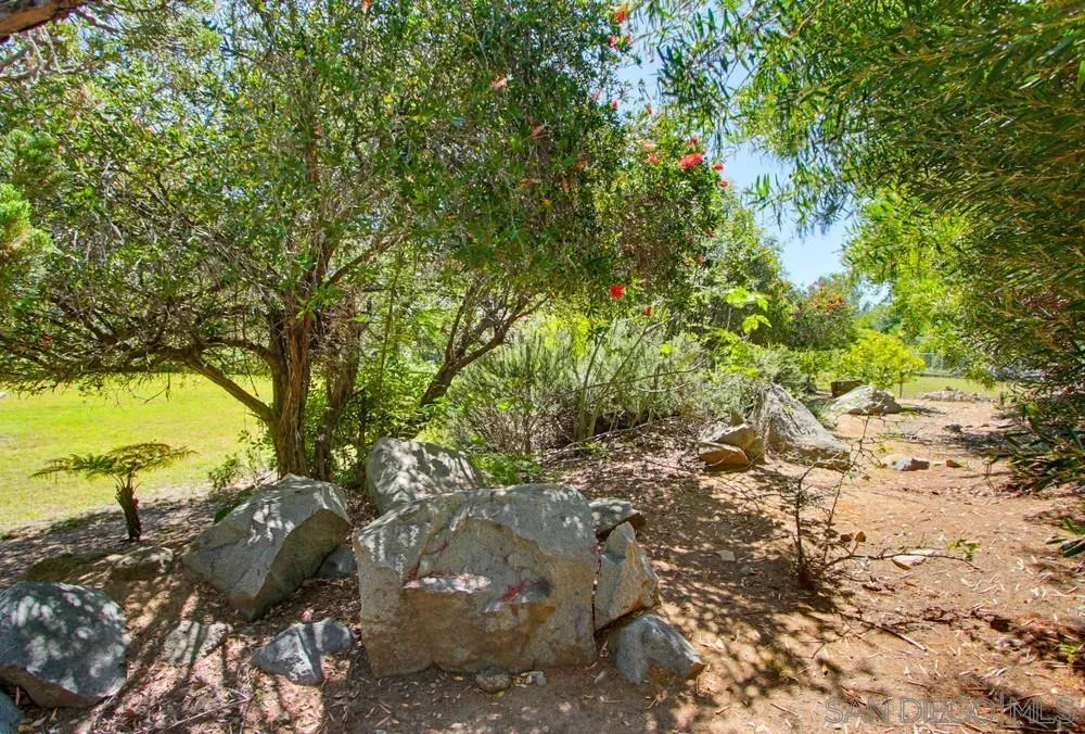 https://cdn.realtyfeed.com/cdn/127/260008452/e0336570f7ae2c828004b1a6b69c6b2f.webp